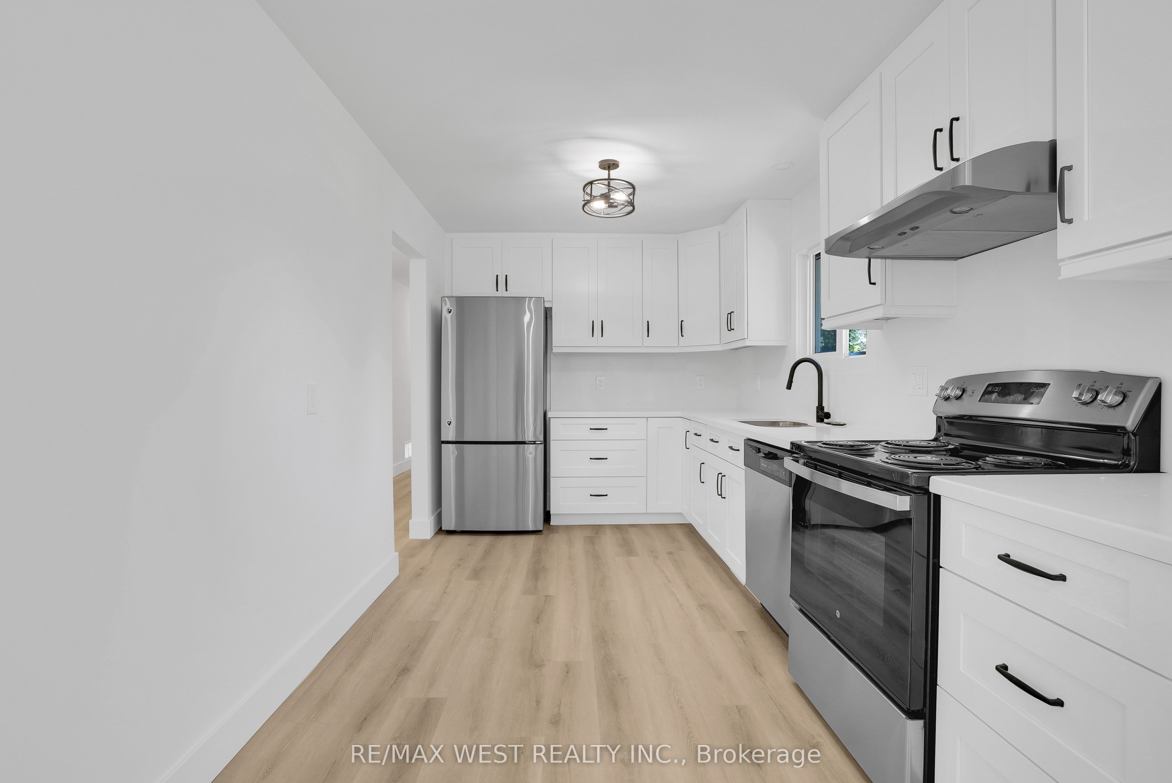 571 High Street, Orillia, ON L3V 4Y2 photo 3