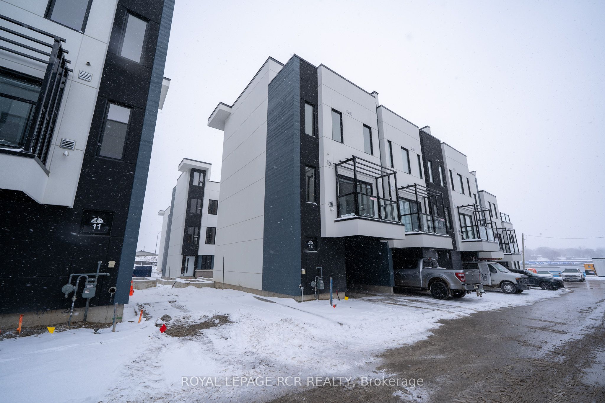 13 Bru-Lor Lane, Orillia, ON L3V 8P4