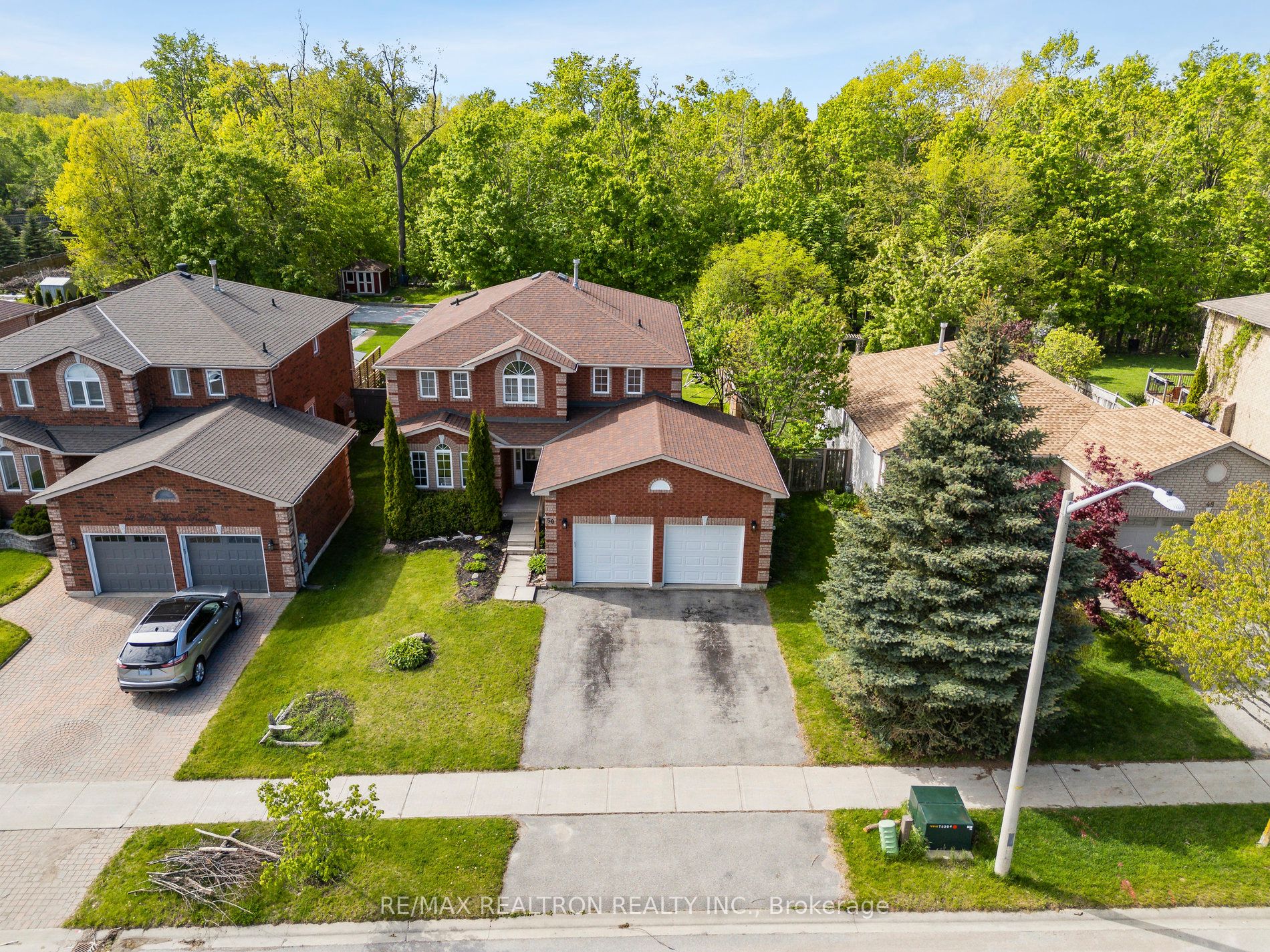 50 Holly Meadow Road, Barrie, ON L4N 0E3 photo 2