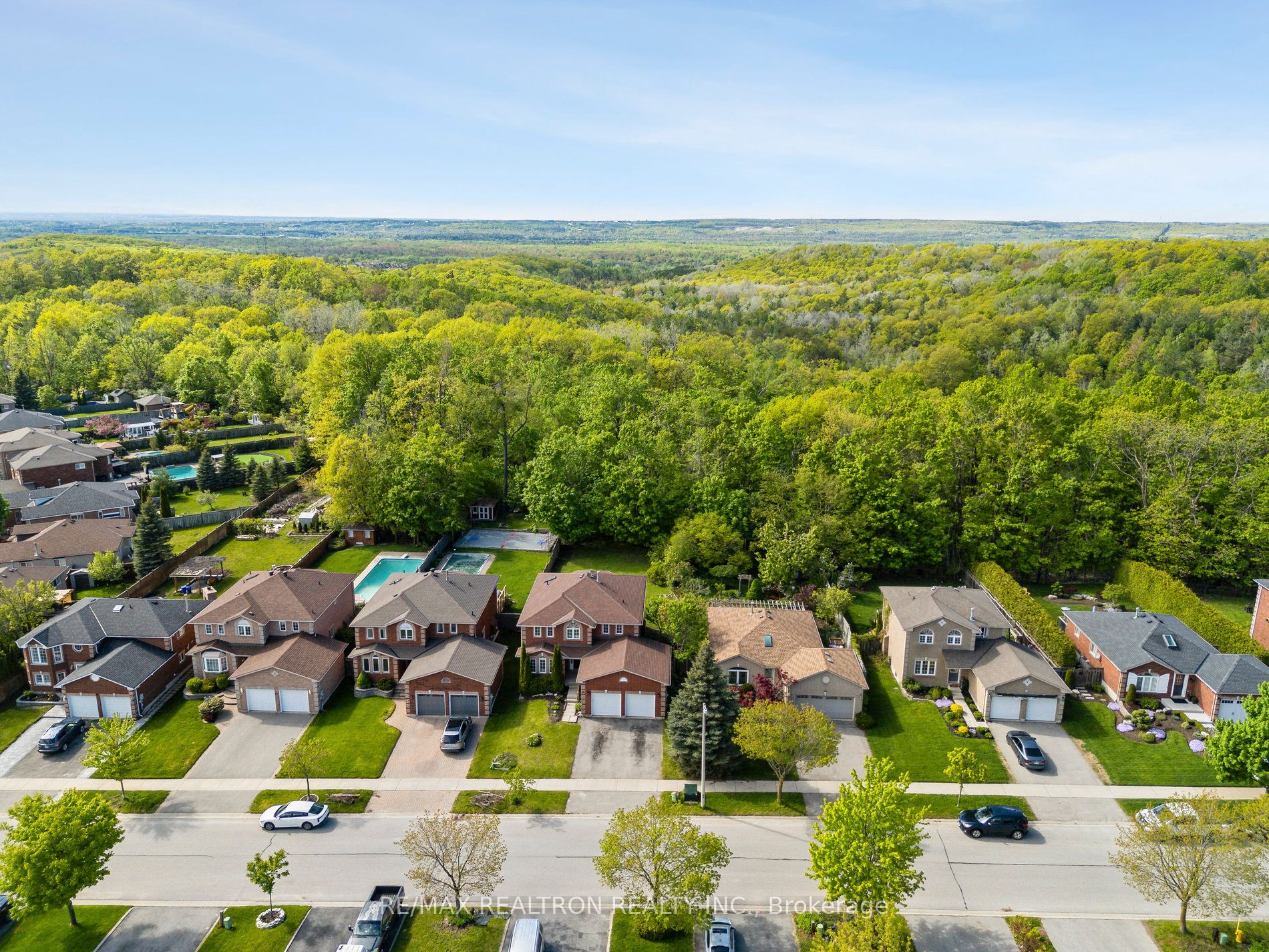 50 Holly Meadow Road, Barrie, ON L4N 0E3 photo 3
