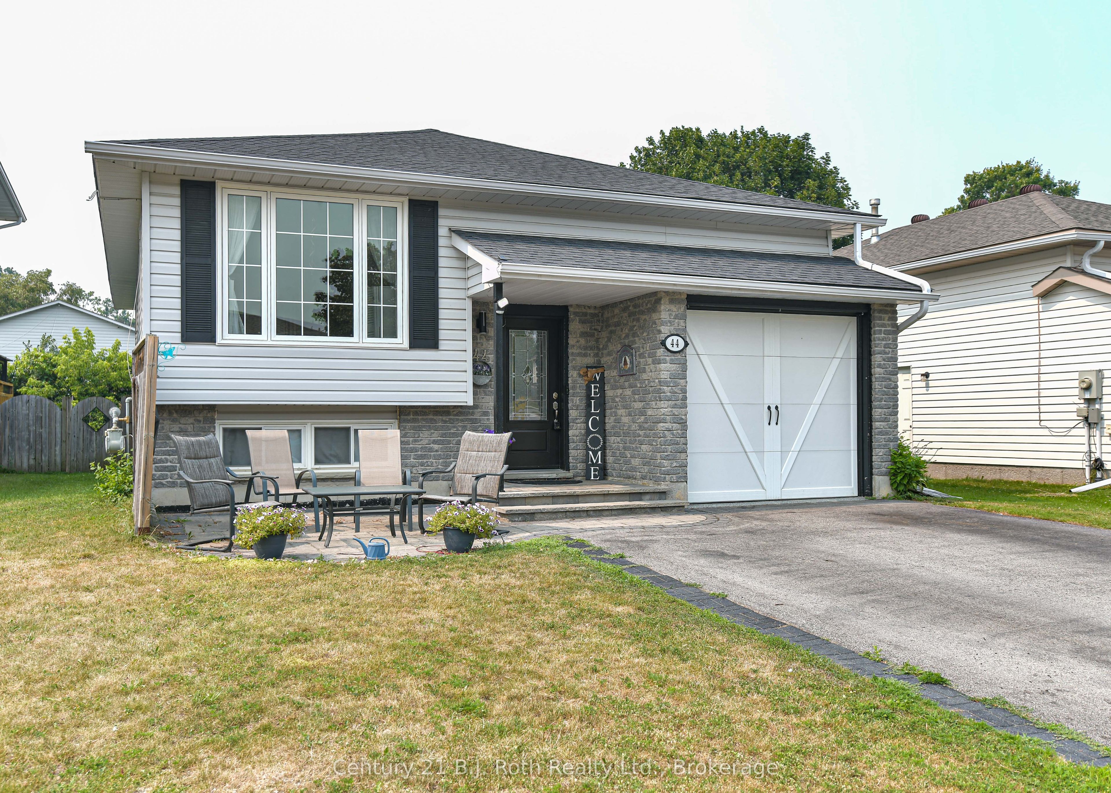 44 Courtney Crescent W, Orillia, ON L3V 7Y3 photo 3