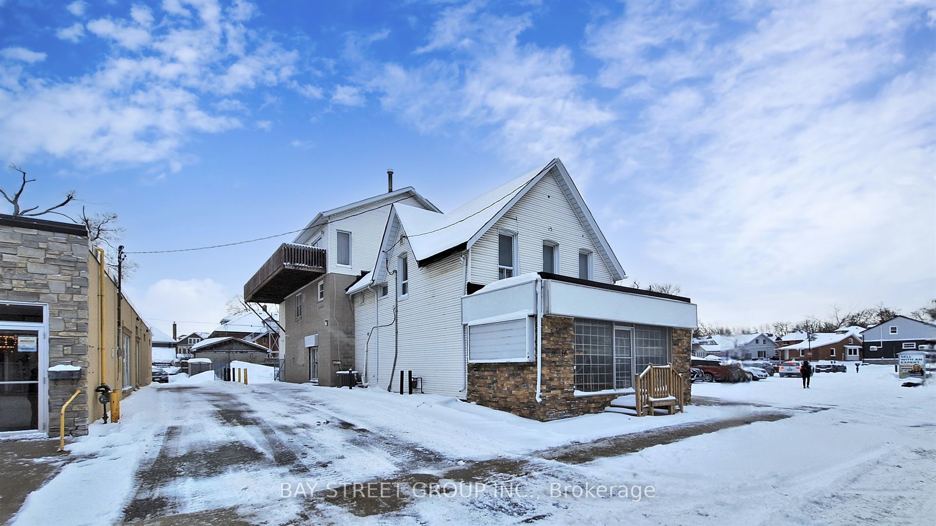 66 Maple Avenue W 102, Barrie, ON L4N 1R8