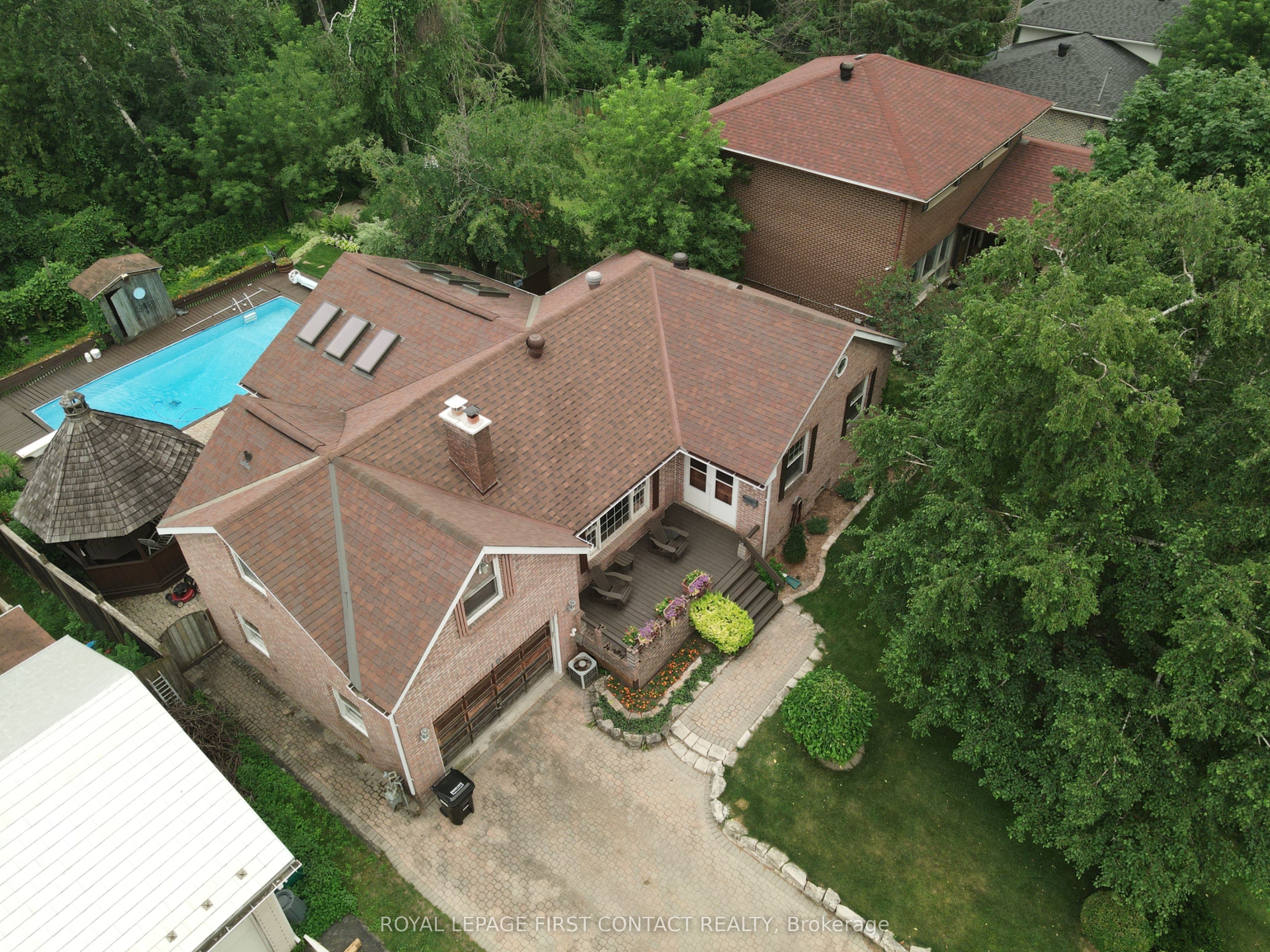 104 Eccles Street N, Barrie, ON L4N 1Y7 photo 3