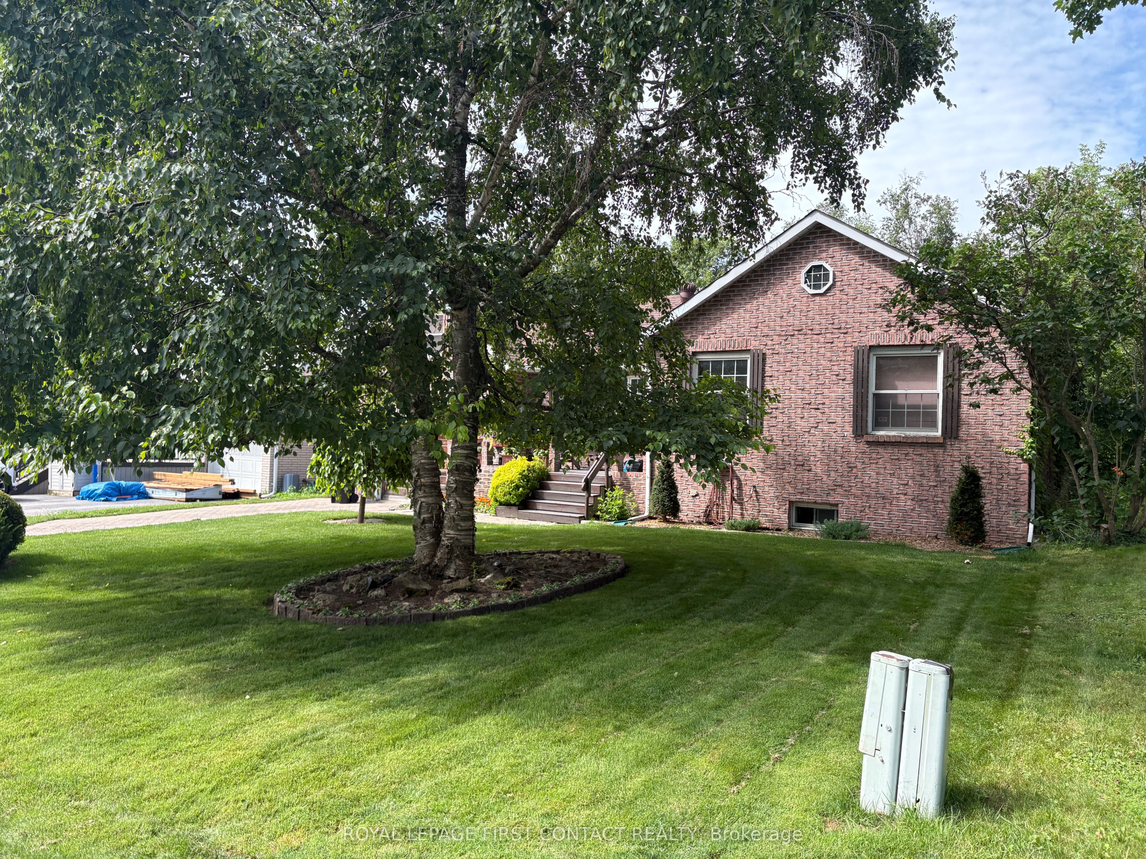 104 Eccles Street N, Barrie, ON L4N 1Y7 photo 4