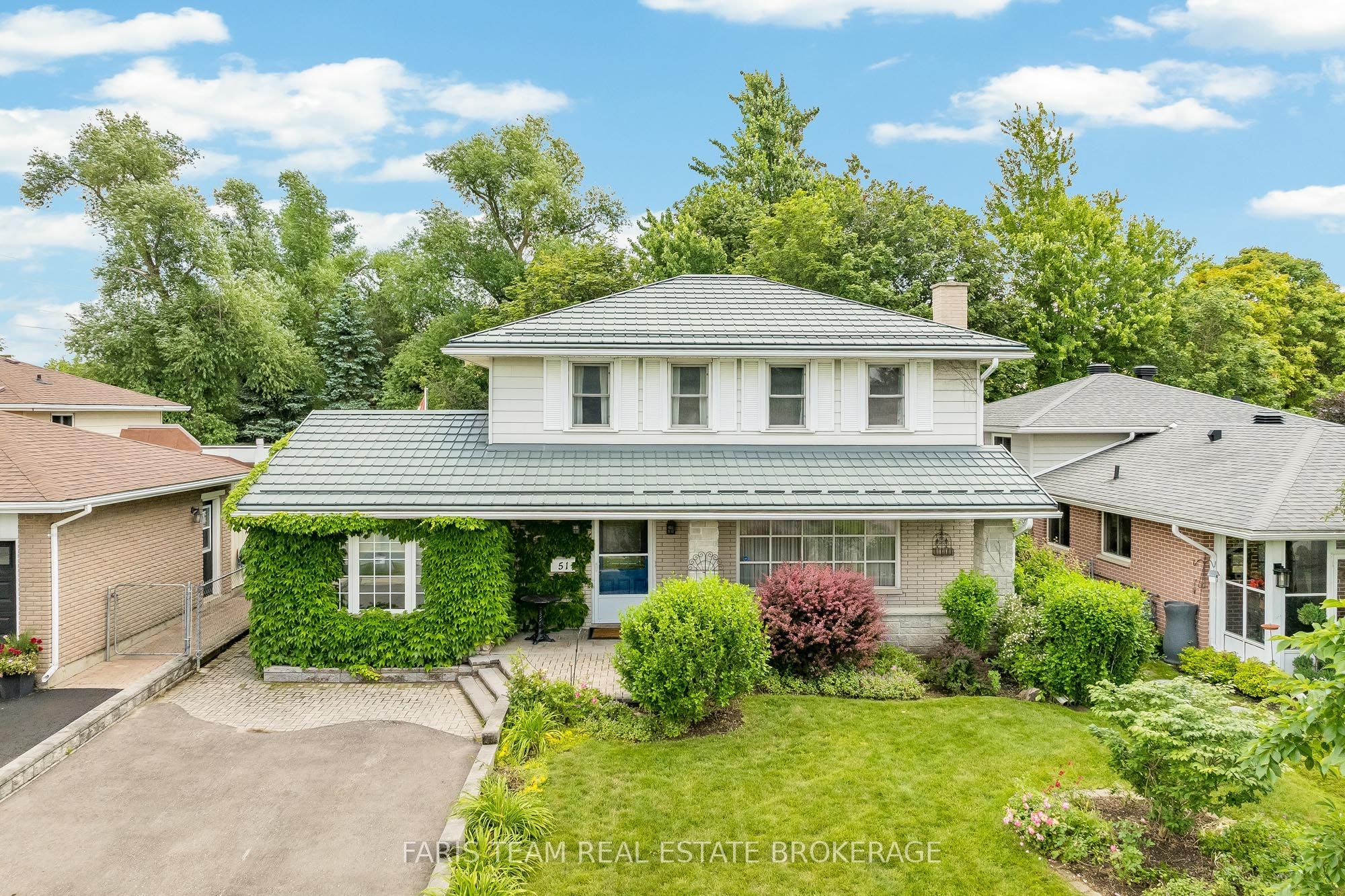 51 Davies Crescent, Barrie, ON L4M 2M4 photo 2