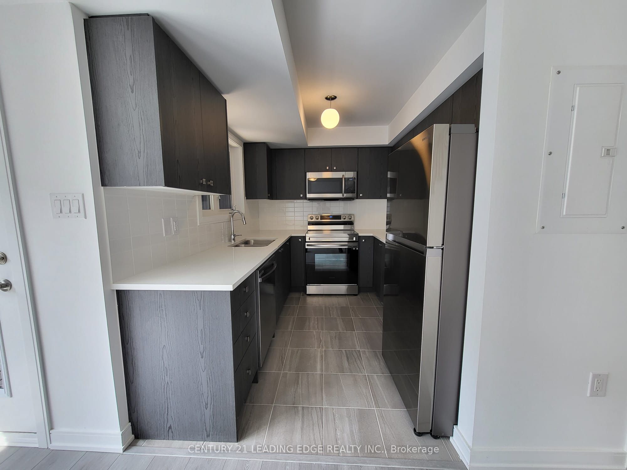 27 MAGNOLIA Lane, Barrie, ON L9J 0N9 photo 3