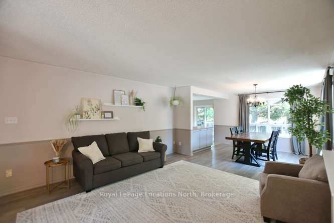 83 Fernbrook Drive, Wasaga Beach, ON L9Z 1G5 photo 2