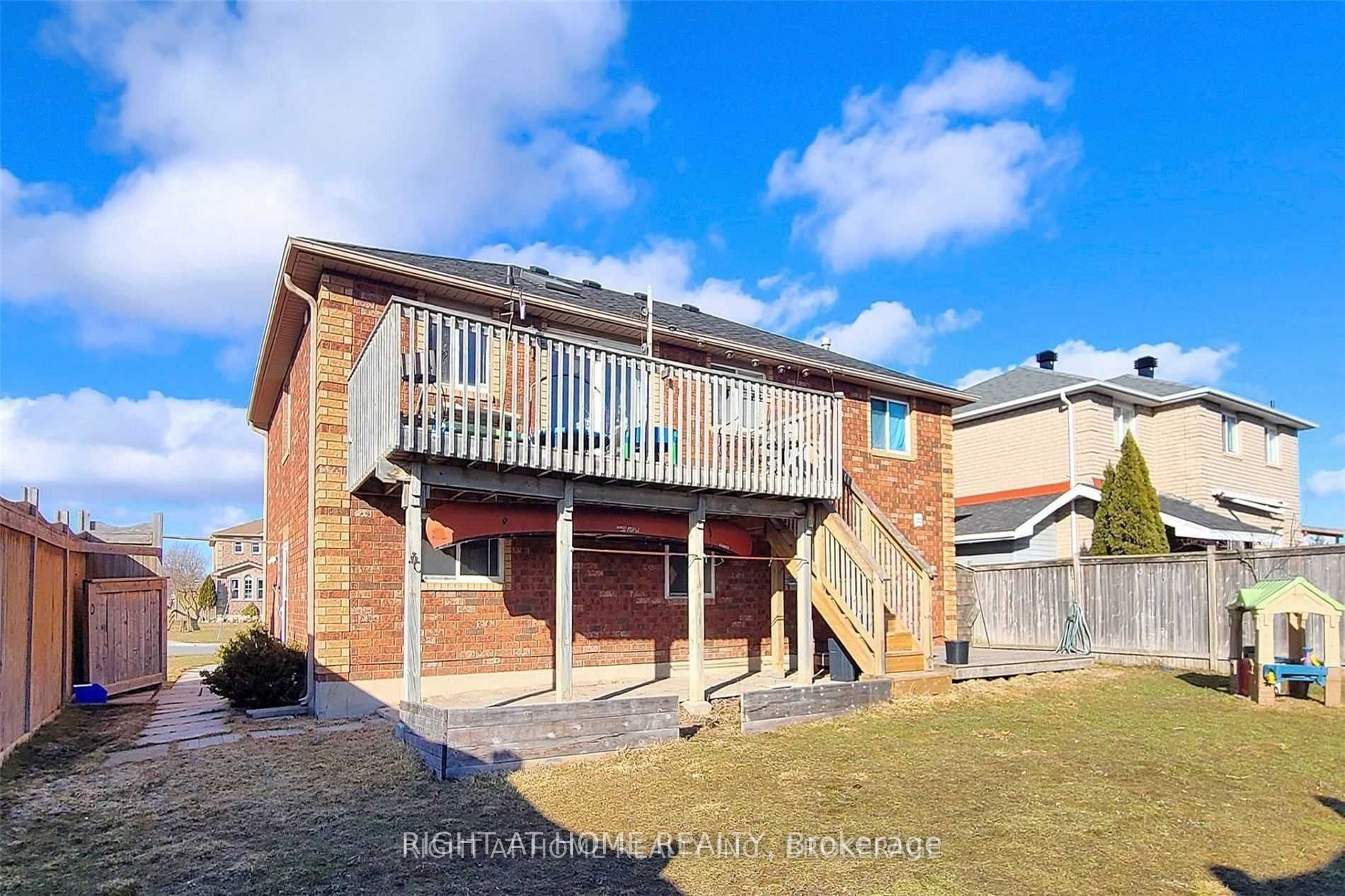 229 Dunsmore Lane Upper, Barrie, ON L4M 7A3 photo 2