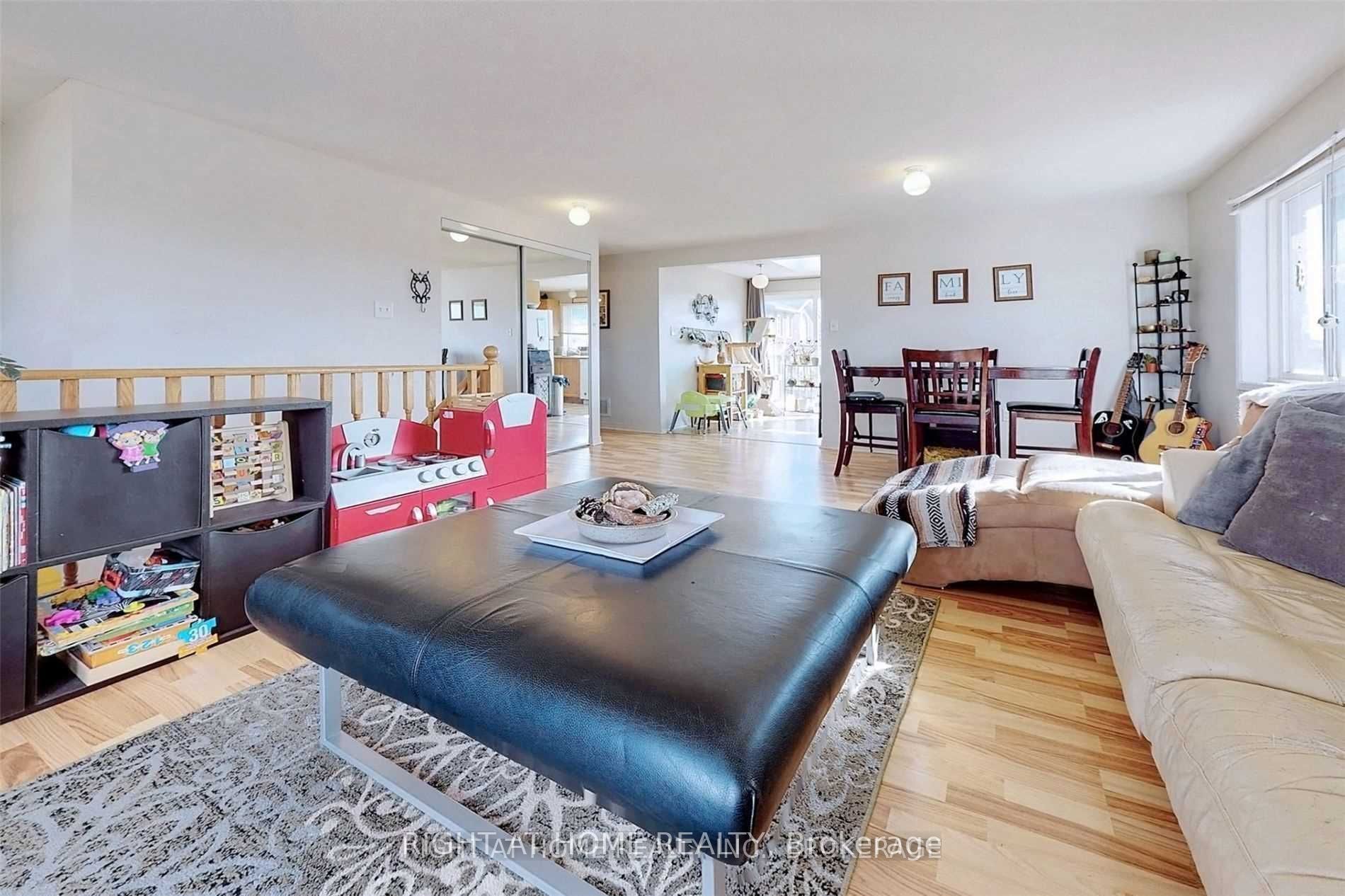 229 Dunsmore Lane Upper, Barrie, ON L4M 7A3 photo 4