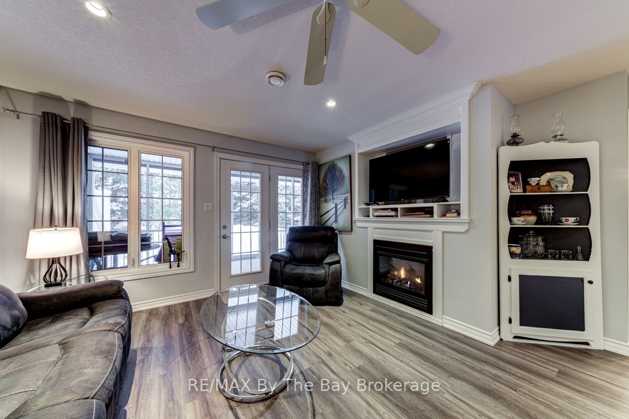 65 MEADOW Lane, Wasaga Beach, ON L9Z 0A3 photo 5