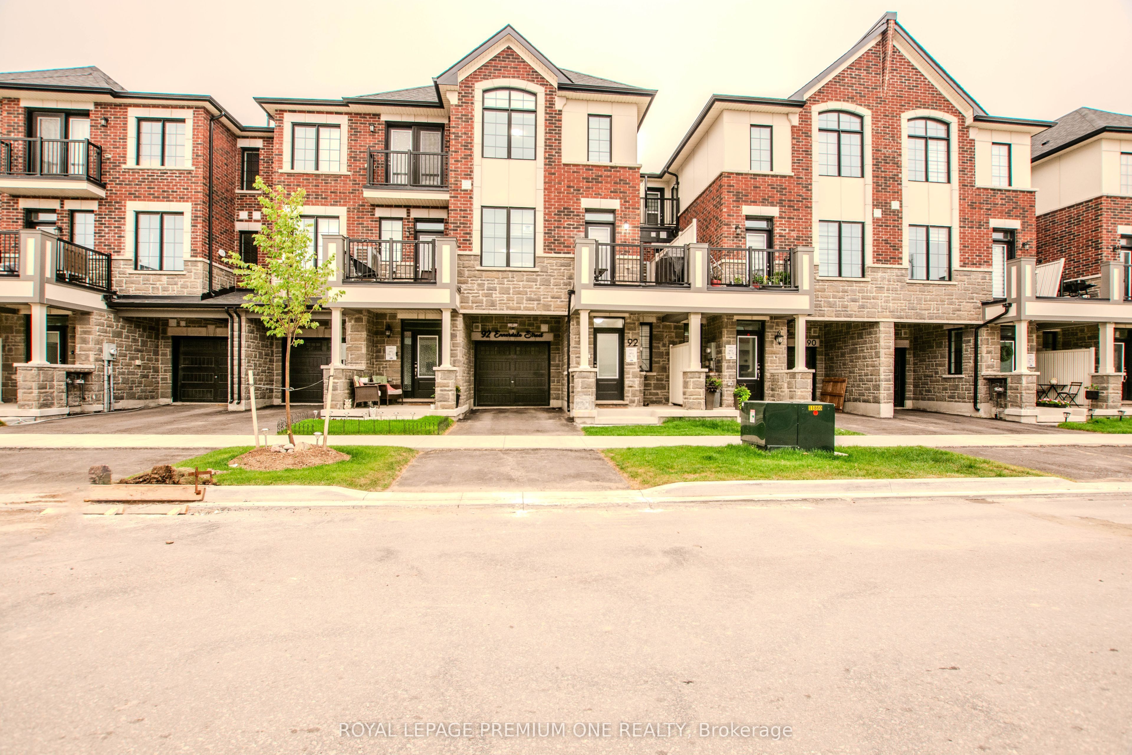 92 Ennerdale Street, Barrie, ON L9J 1A4 photo 2