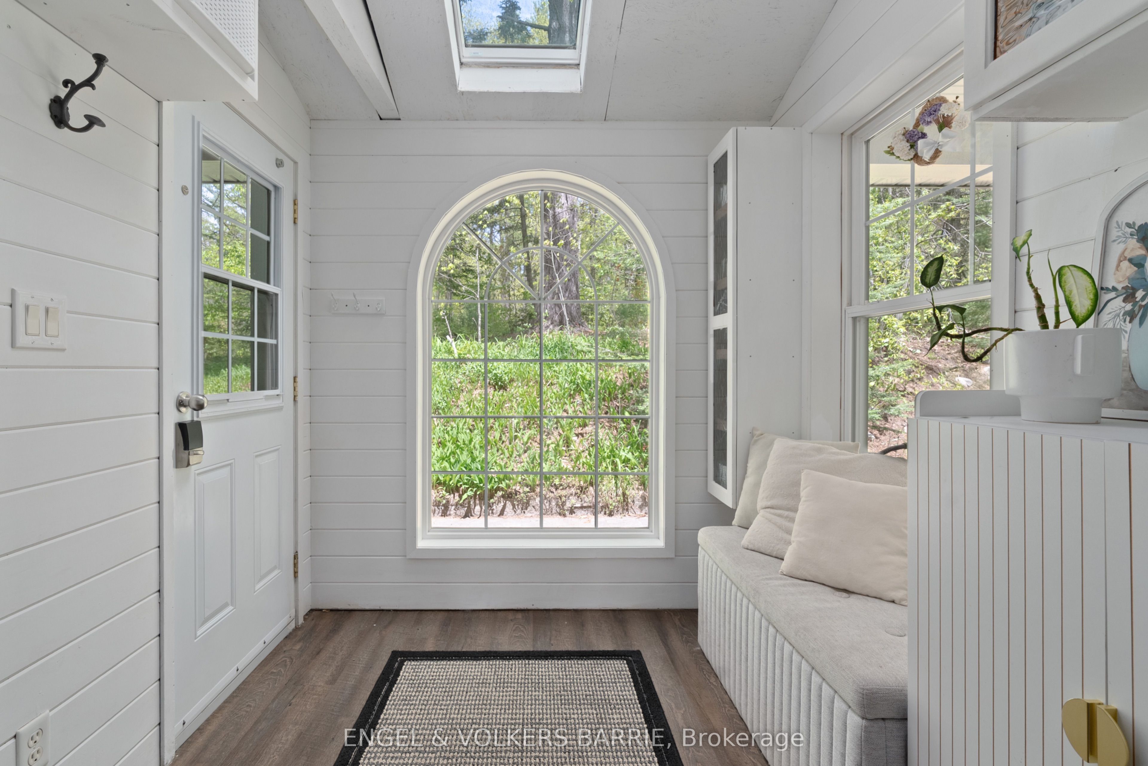 1441 Hendrie Road, Springwater, ON L9X 0Y9 photo 4