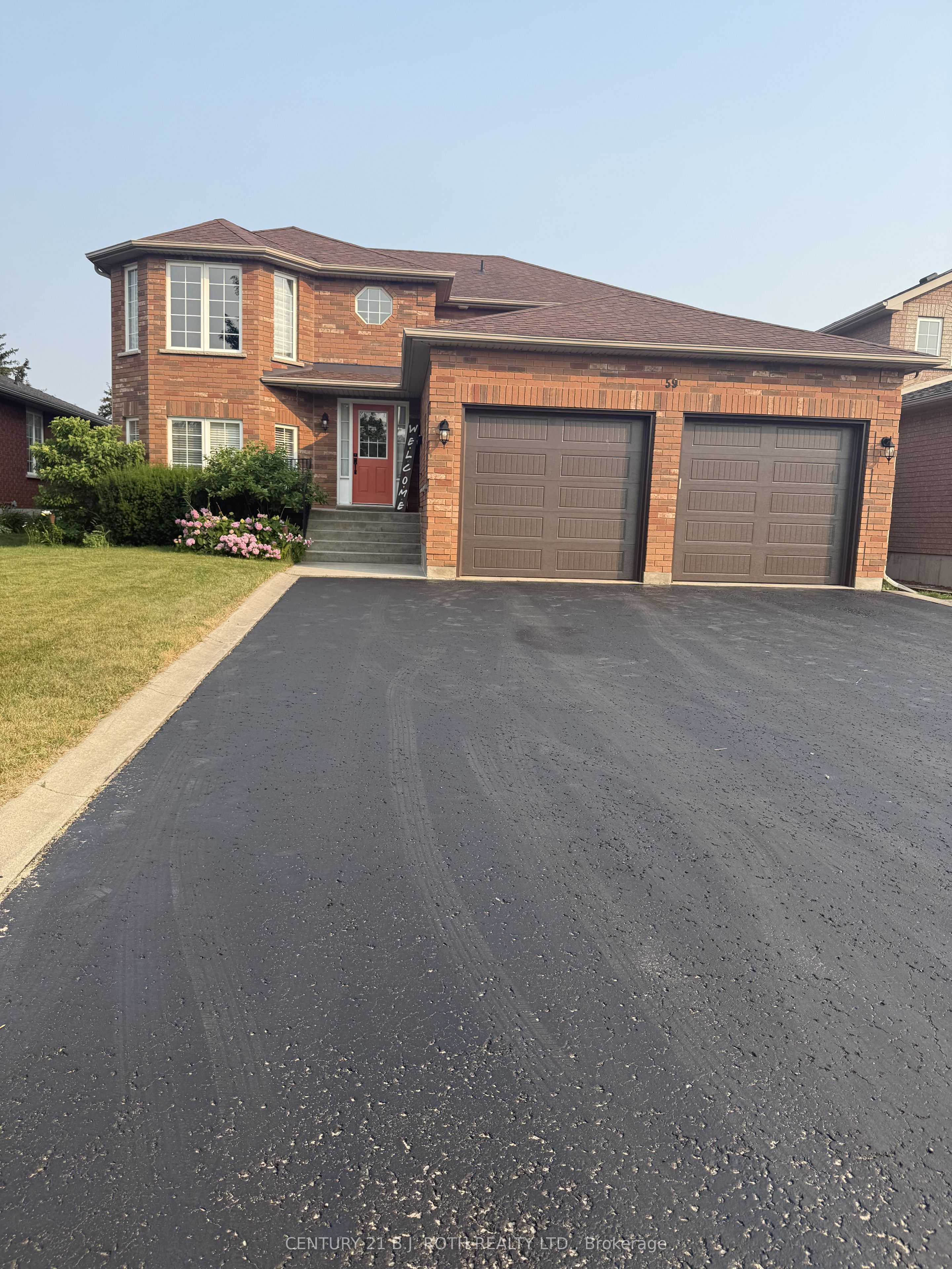 59 Nicklaus Drive Upper Level, Barrie, ON L4M 6V7