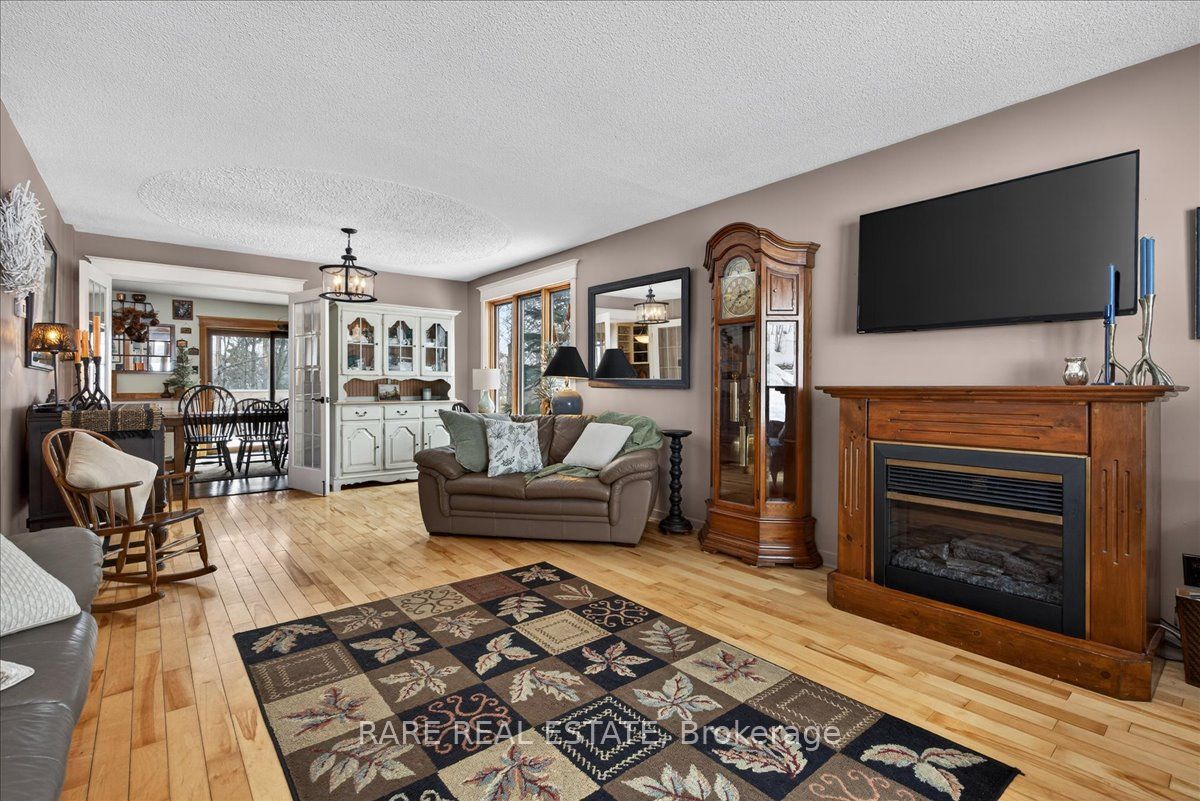 7 Pine Spring, Oro-Medonte, ON L4M 4Y8 photo 5