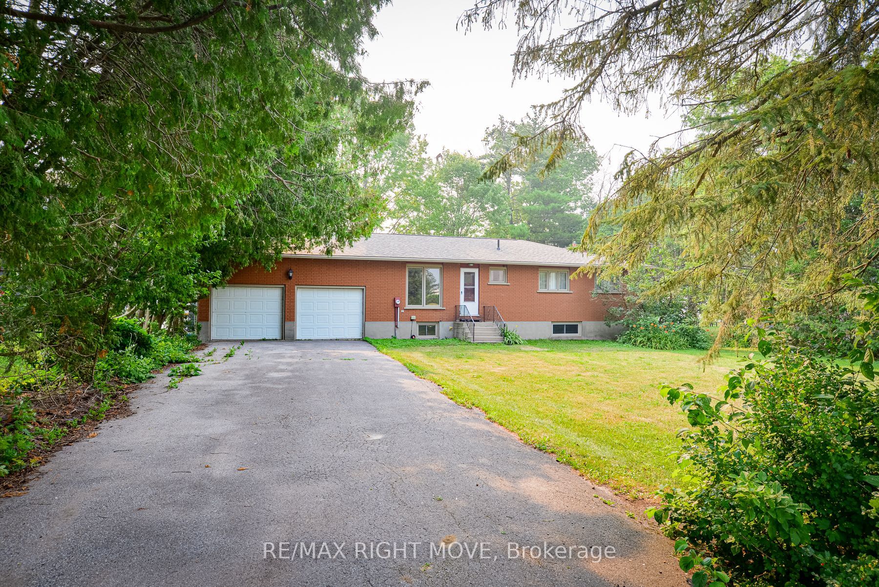 3877 Wood Avenue, Severn, ON L3V 0T9