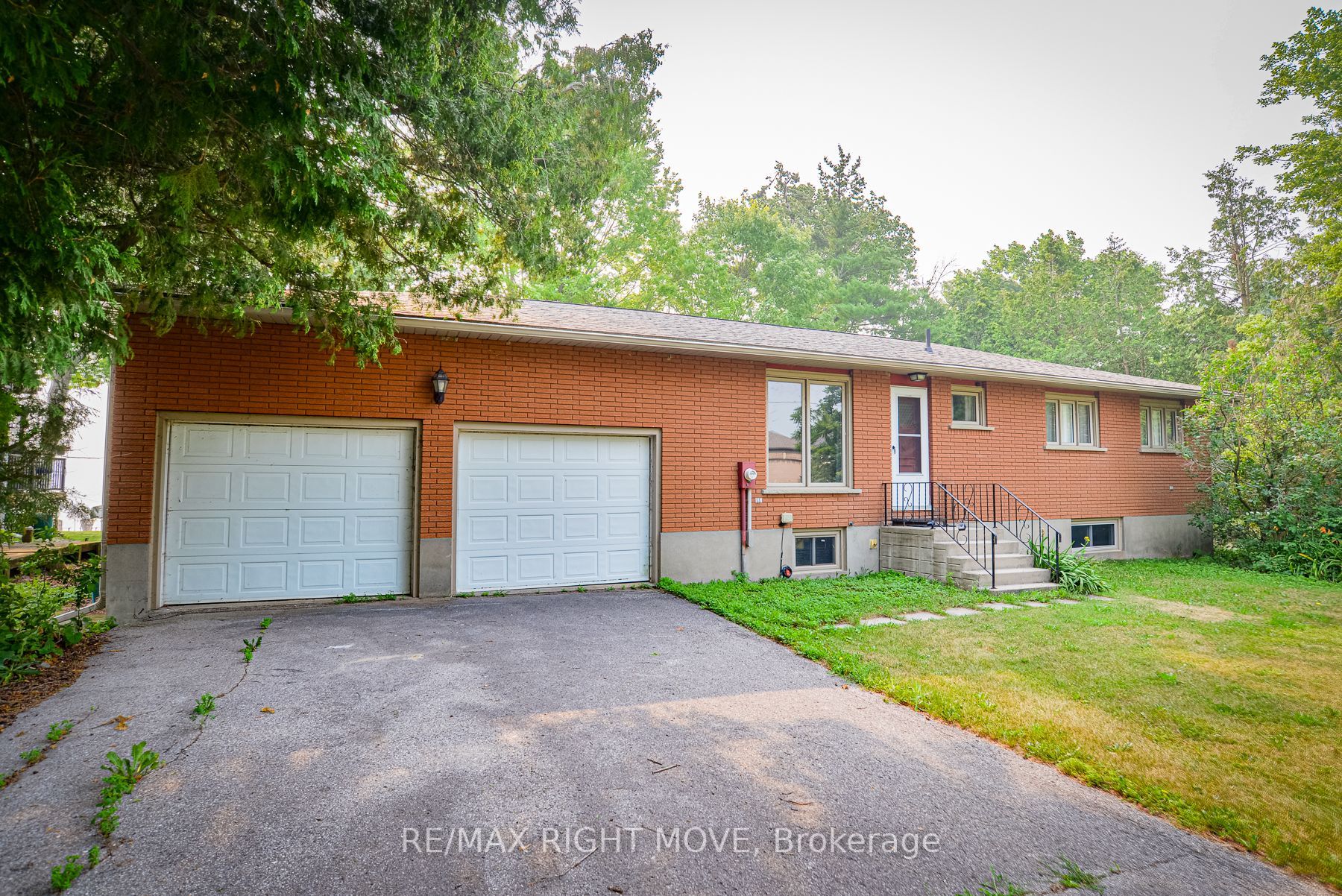 3877 Wood Avenue, Severn, ON L3V 0T9 photo 2
