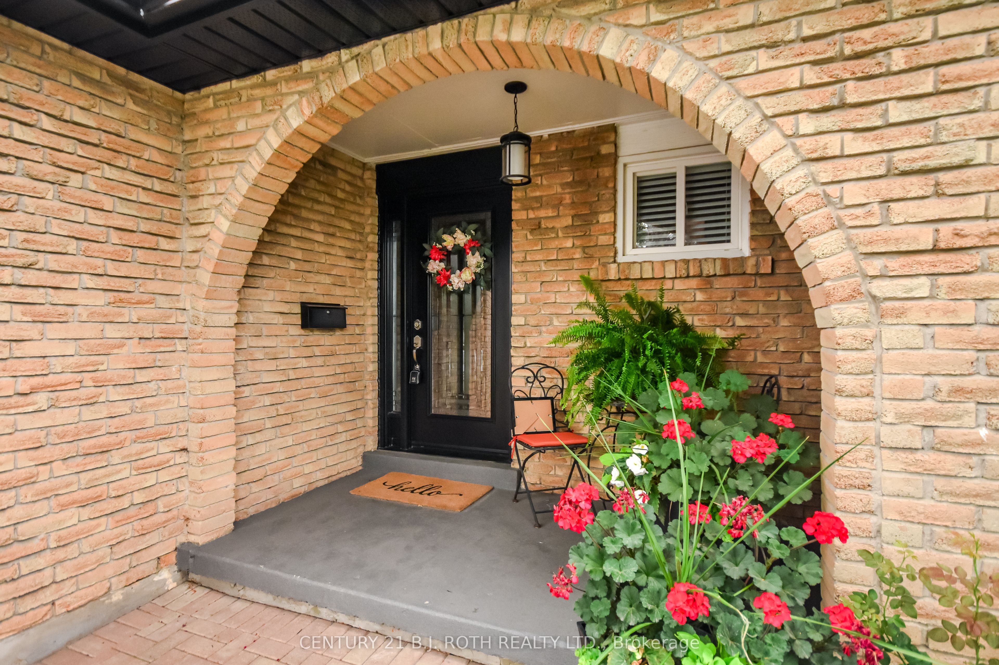 139 Kozlov Street, Barrie, ON L4N 4R1 photo 3