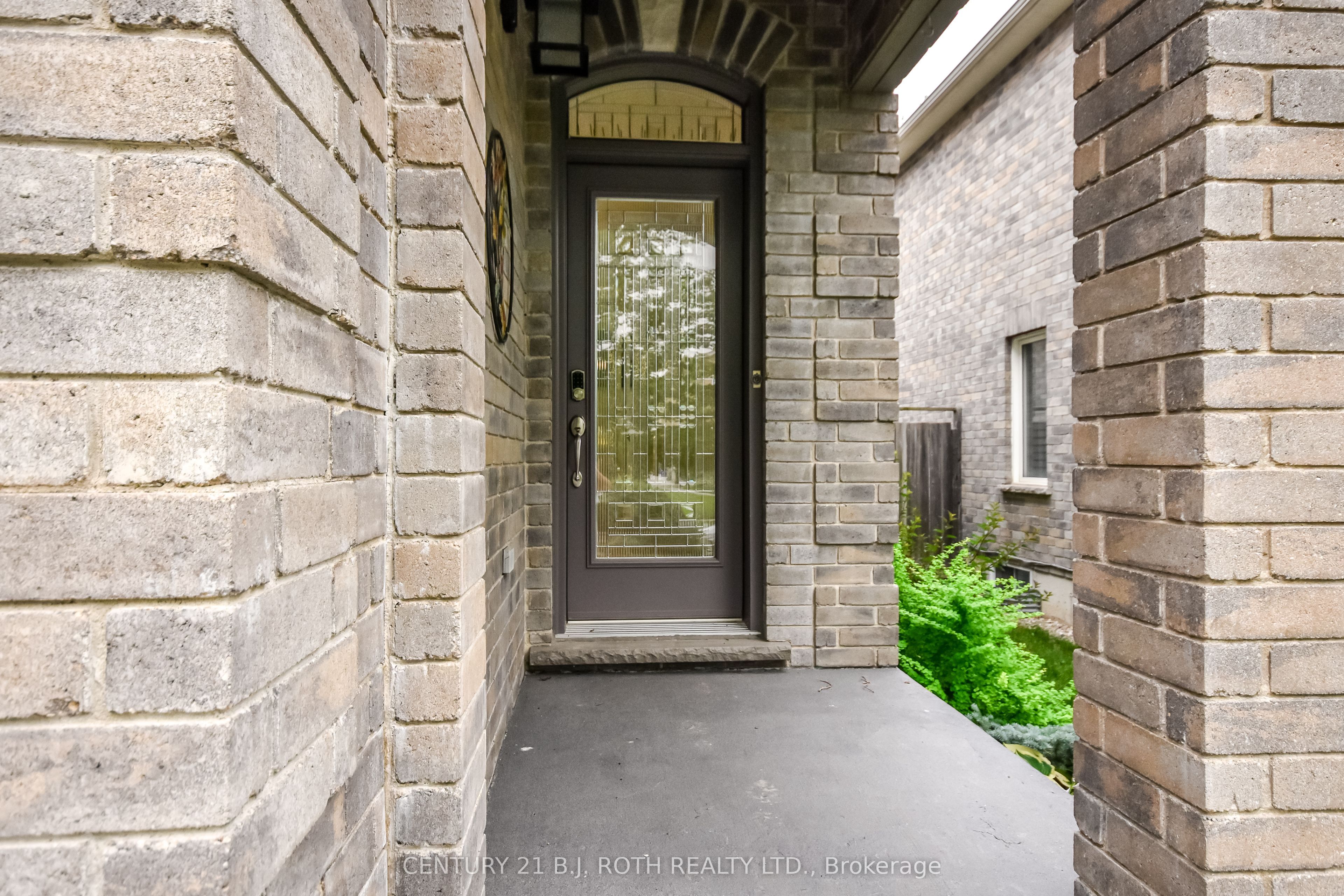 20 Falcon Crescent, Barrie, ON L4N 0Y9 photo 2