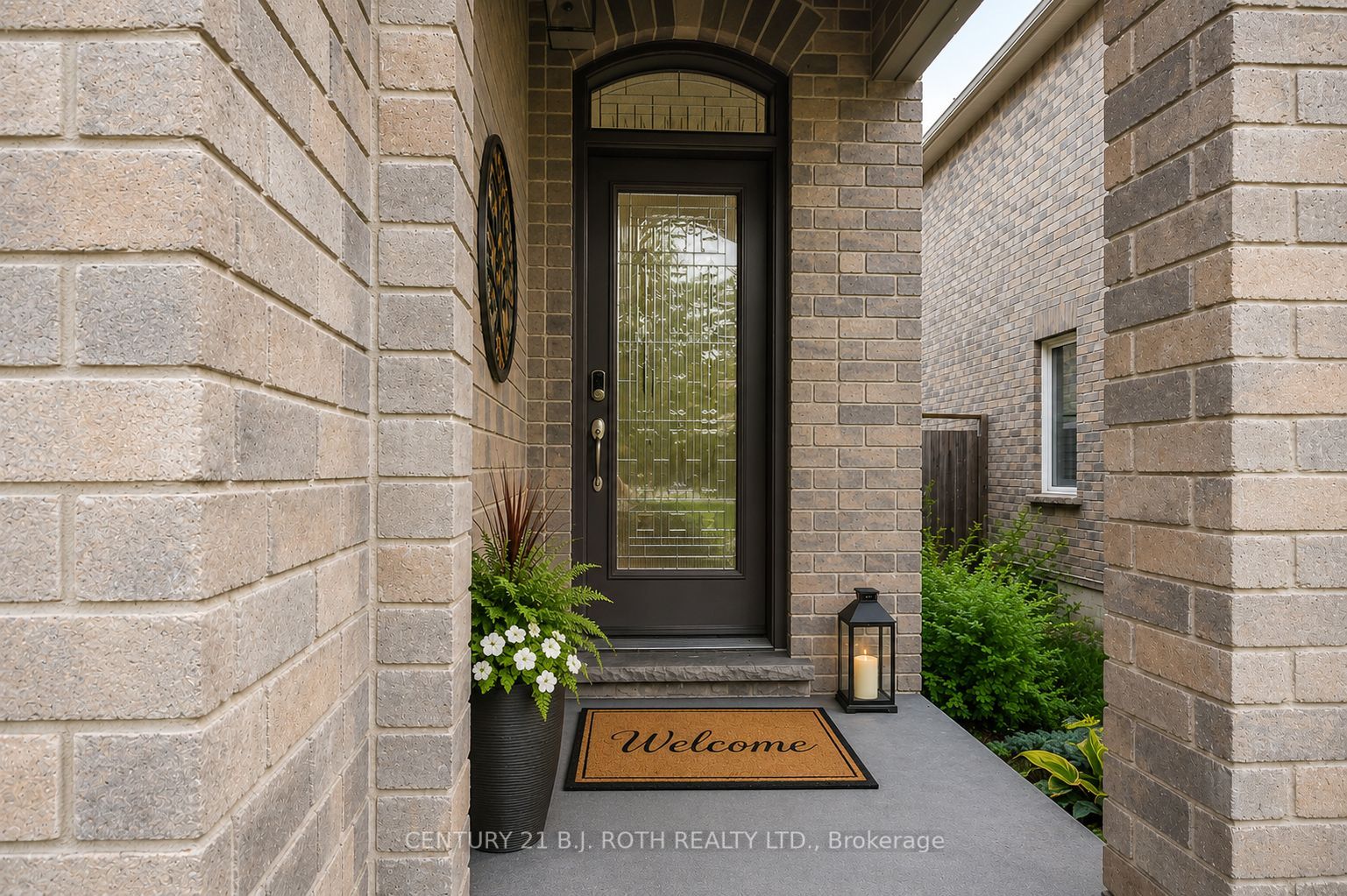 20 Falcon Crescent, Barrie, ON L4N 0Y9 photo 3