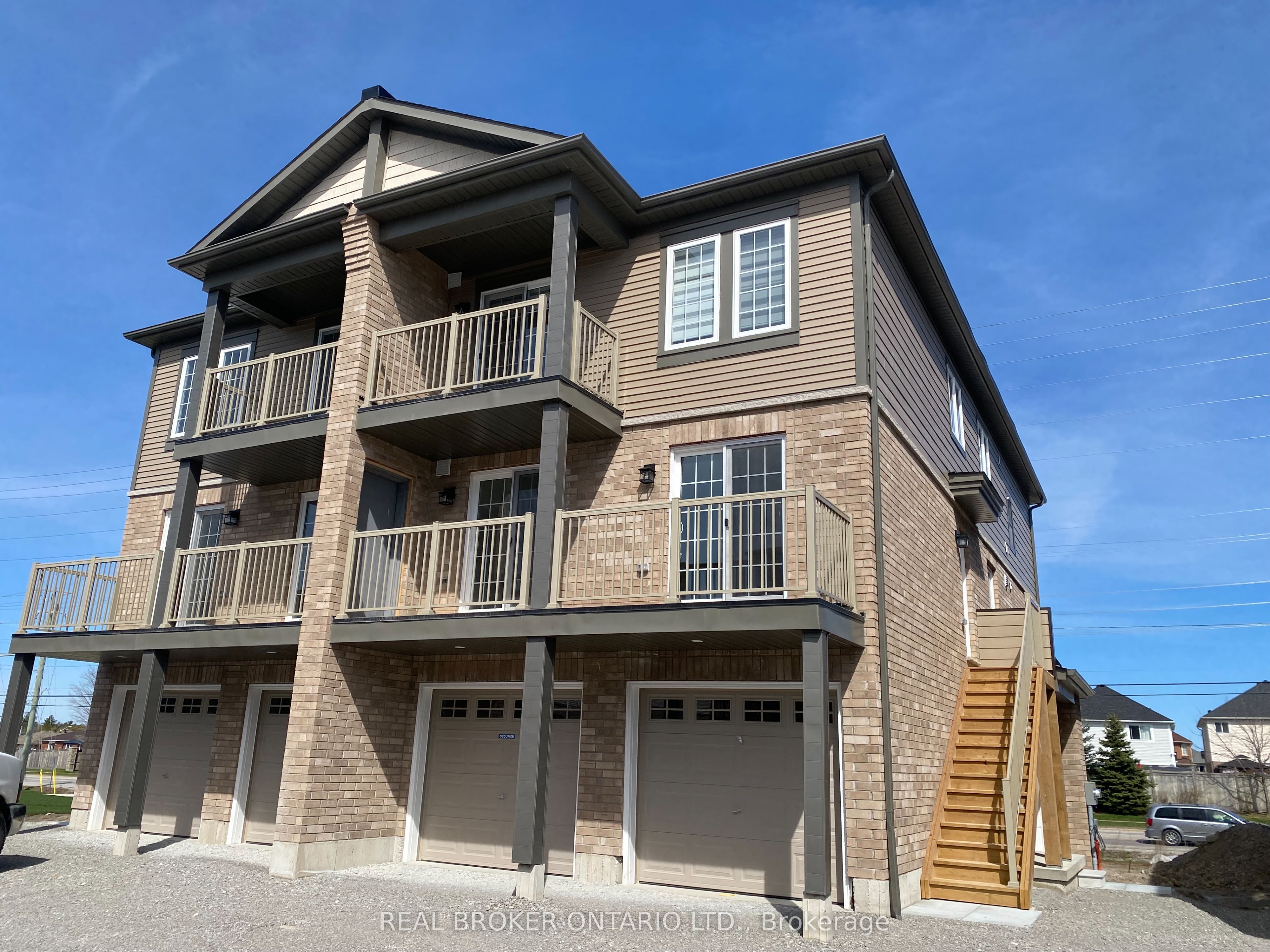 31A Pumpkin Corner Crescent, Barrie, ON L9J 0T5