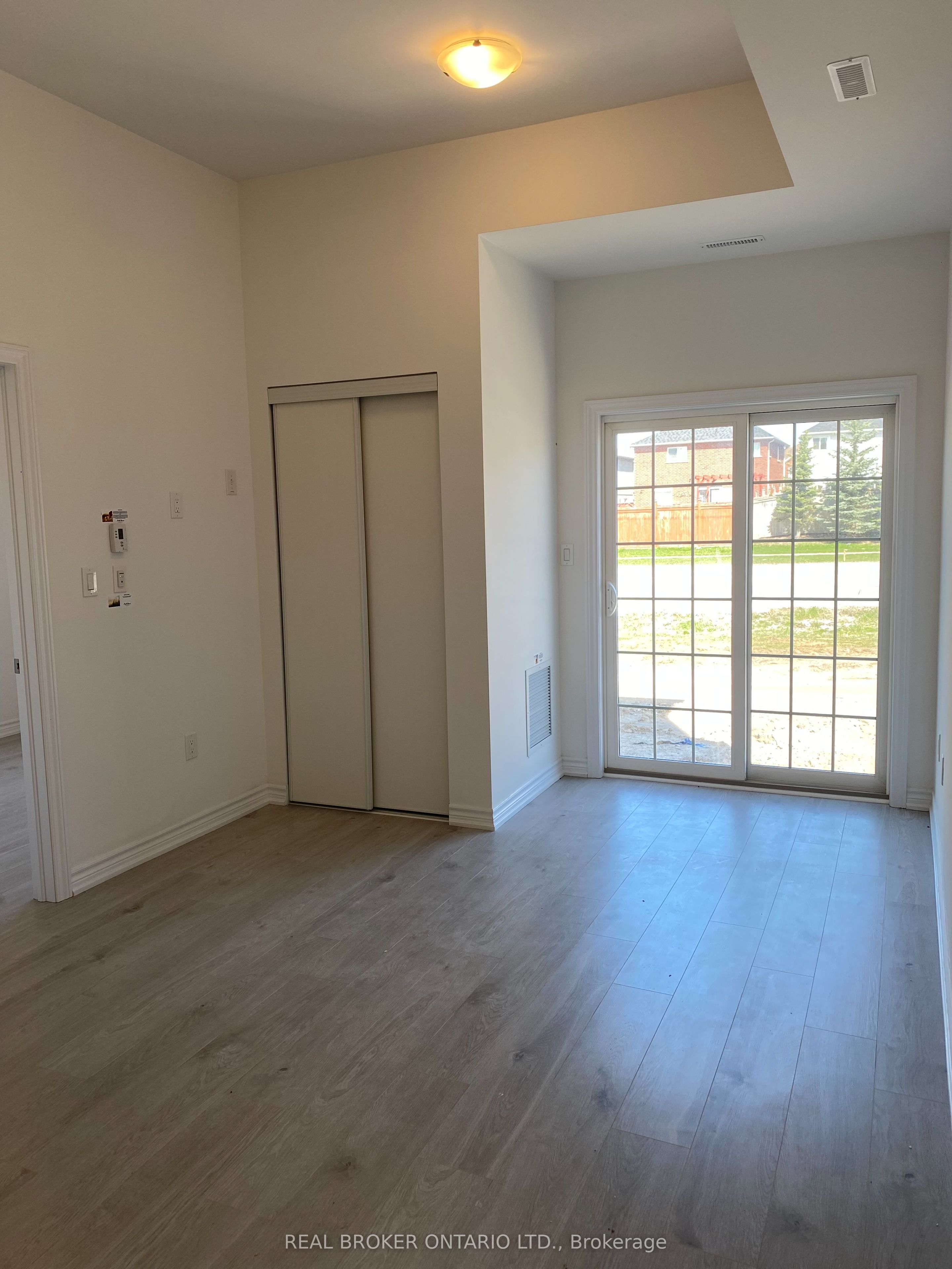 31A Pumpkin Corner Crescent, Barrie, ON L9J 0T5 photo 4