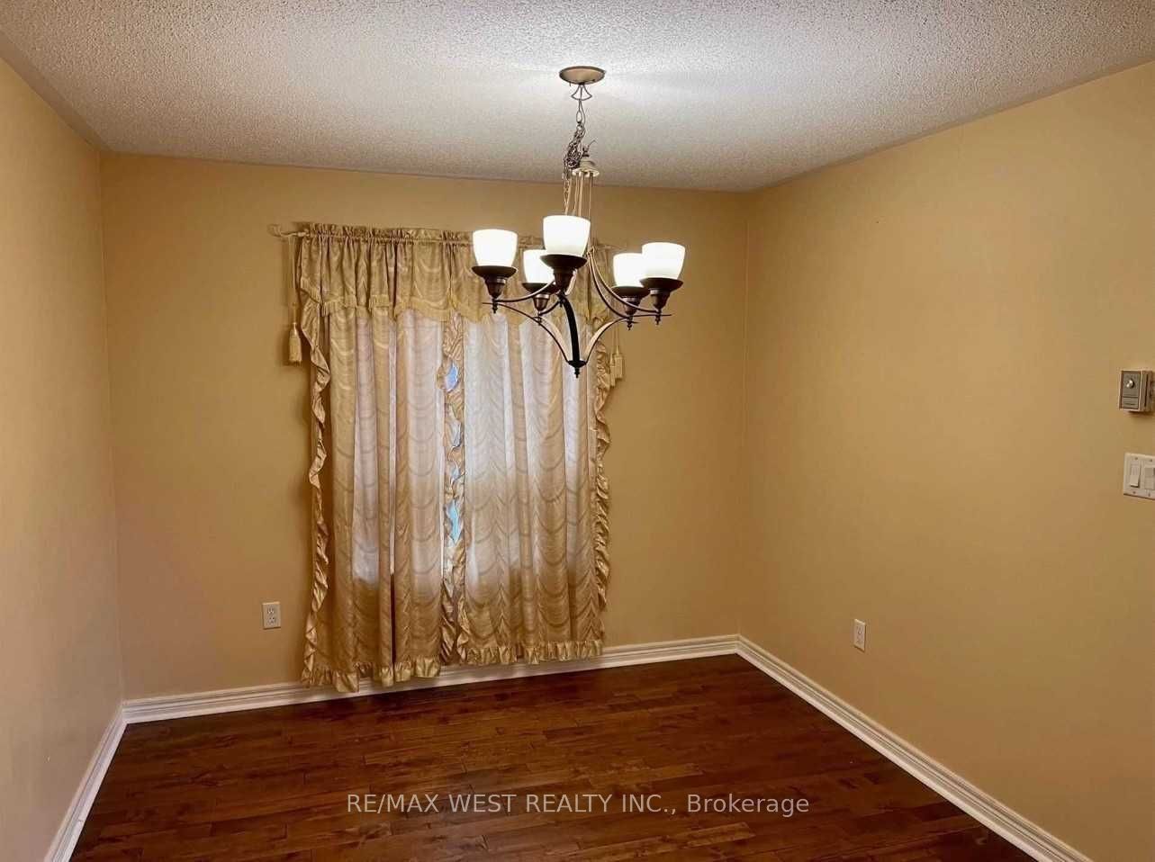 4 Catherine Drive, Barrie, ON L4N 0Y7 photo 3