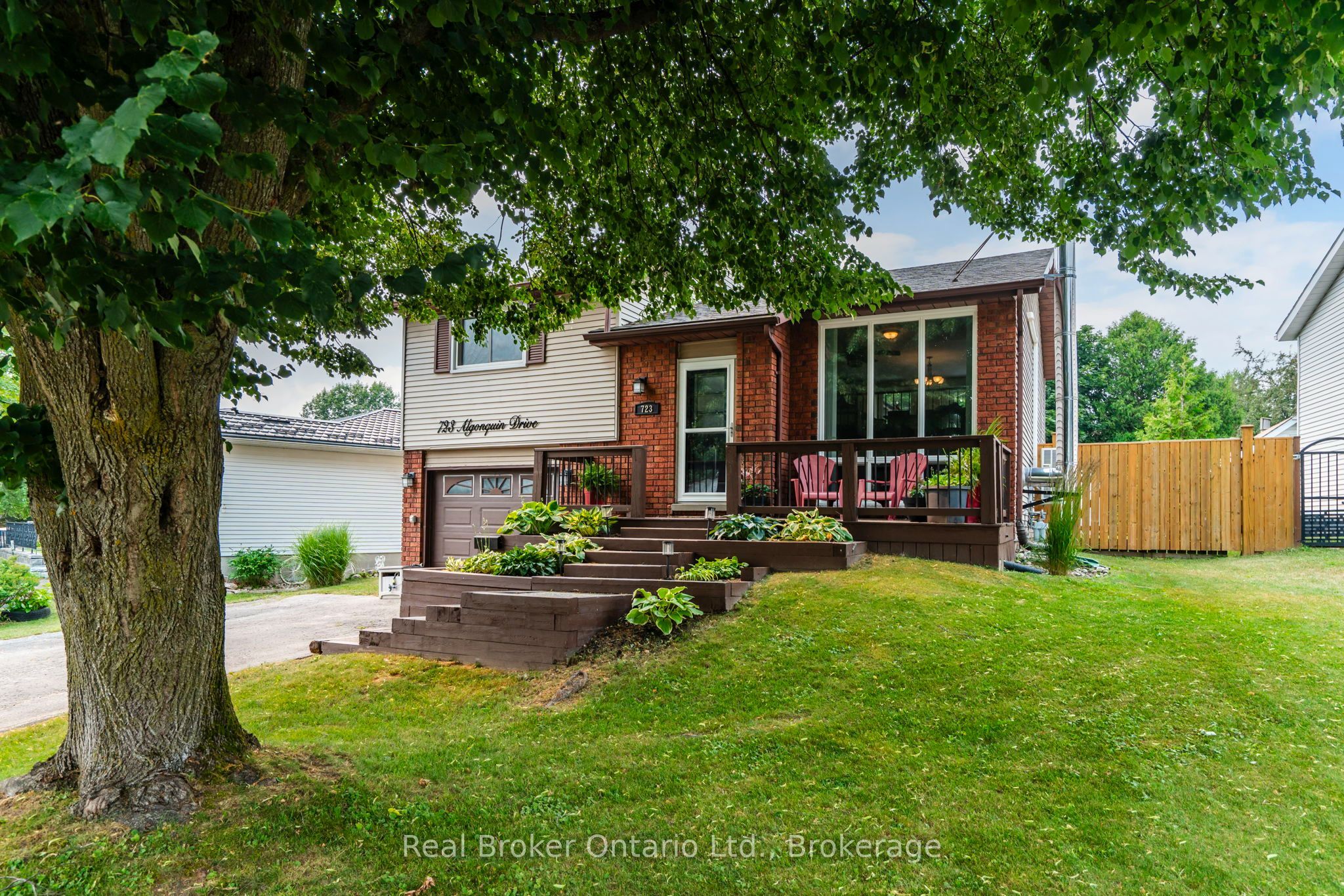 723 Algonquin Drive, Midland, ON L4R 4X6