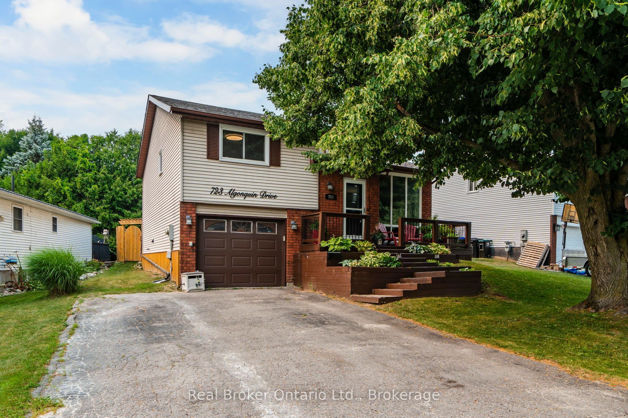 723 Algonquin Drive, Midland, ON L4R 4X6 photo 2