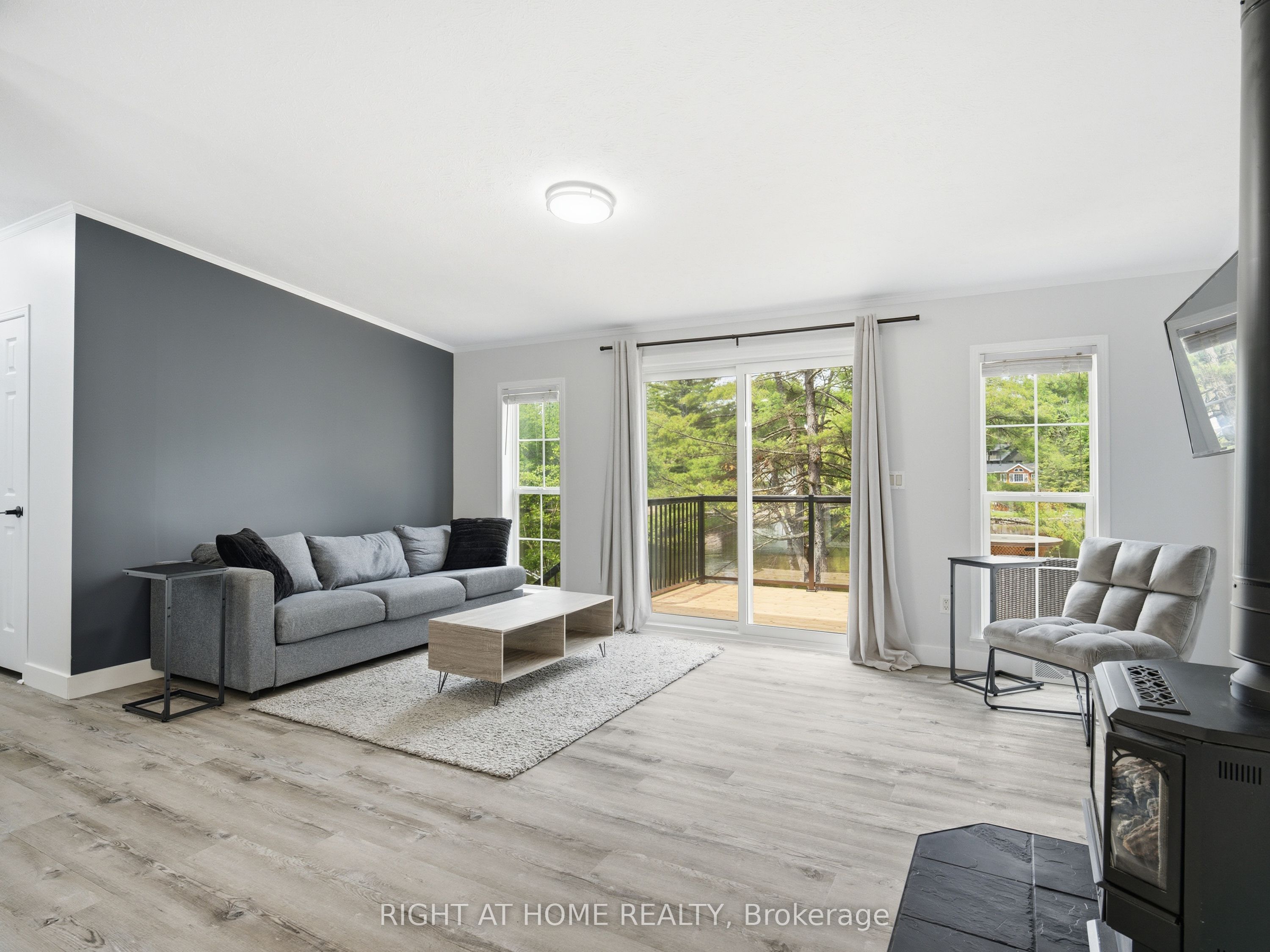 8168 Laidlaw Avenue, Ramara, ON L0K 2B0 photo 4
