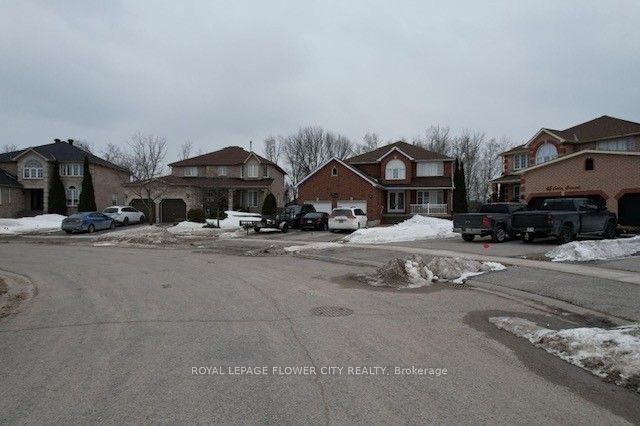 43 Carley Crescent, Barrie, ON L4N 0M8 photo 3