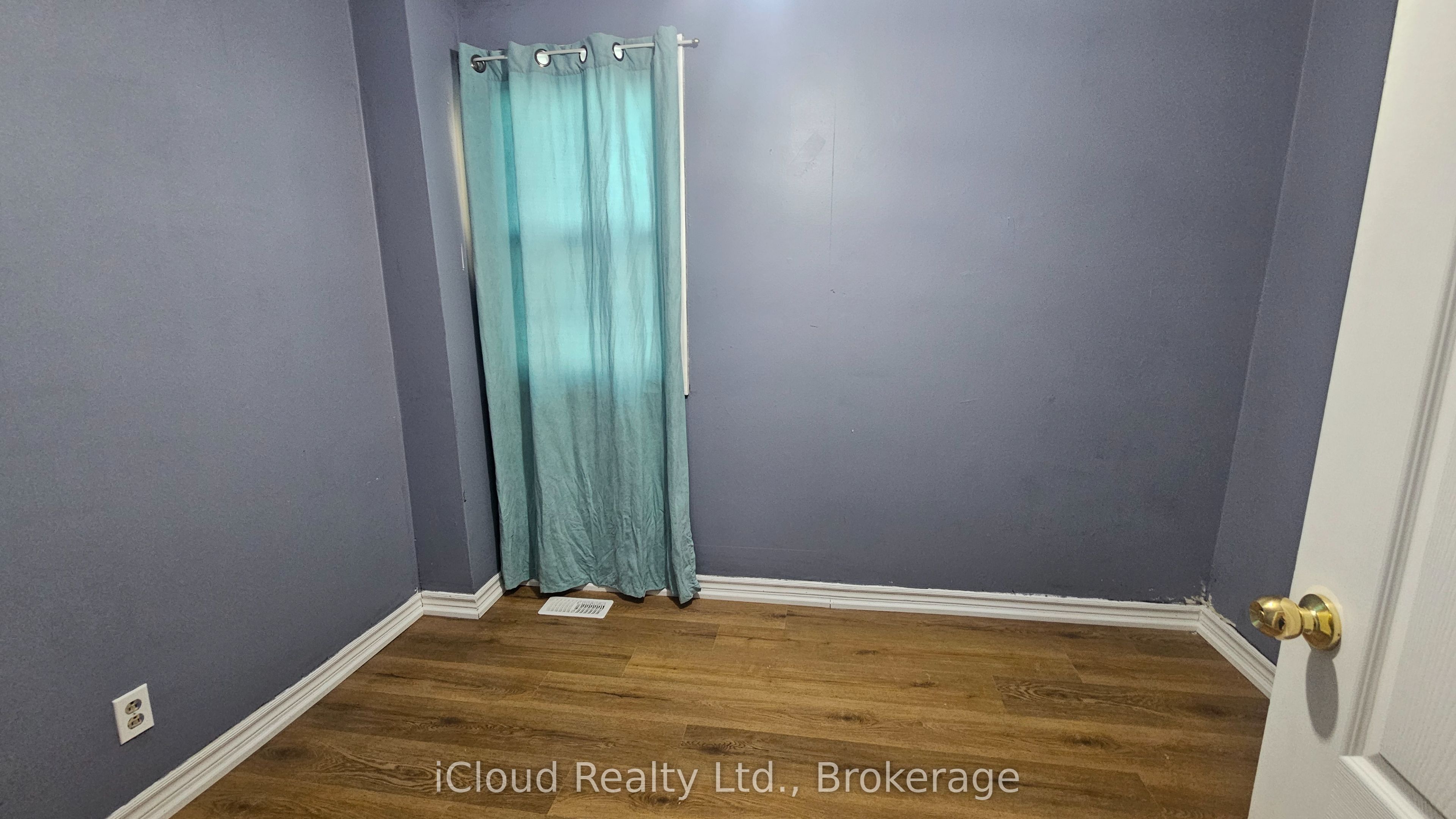 241 John Street, Orillia, ON L3V 3H8 photo 5