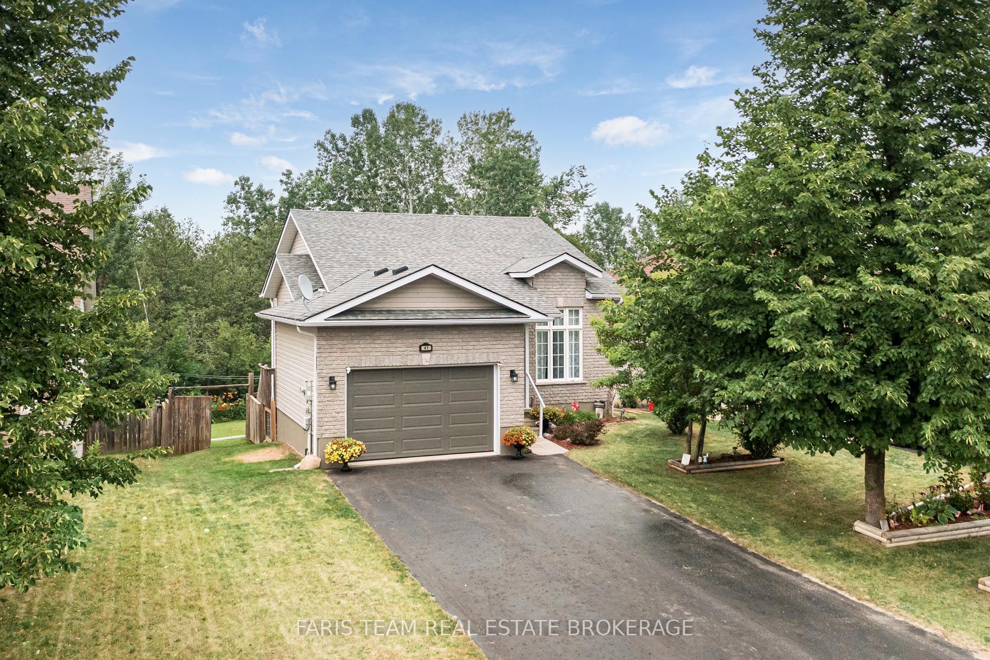 47 Georgias Walk, Tay, ON L0K 2A0