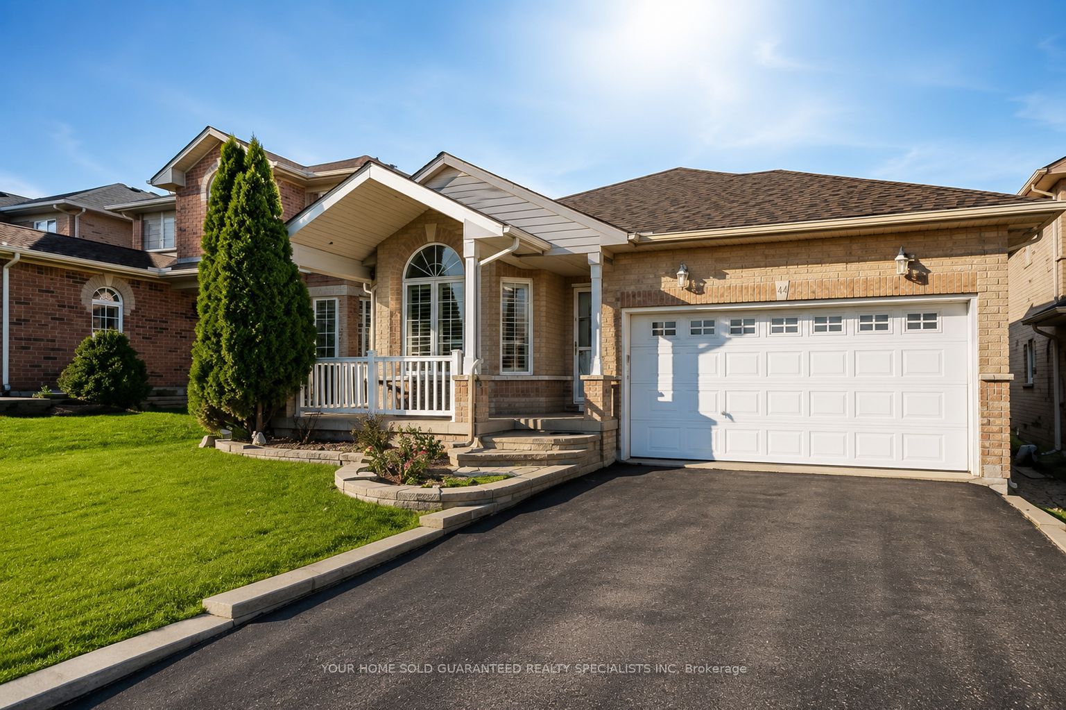 18 Couples Court, Barrie, ON L4M 6V5