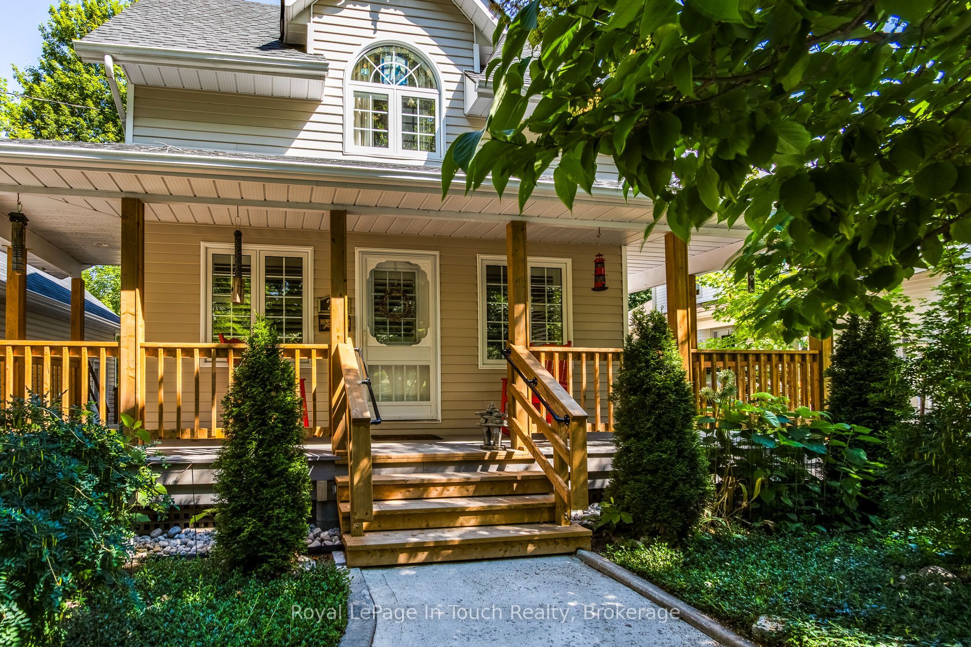 27 Don Street, Penetanguishene, ON L9M 1E5 photo 3