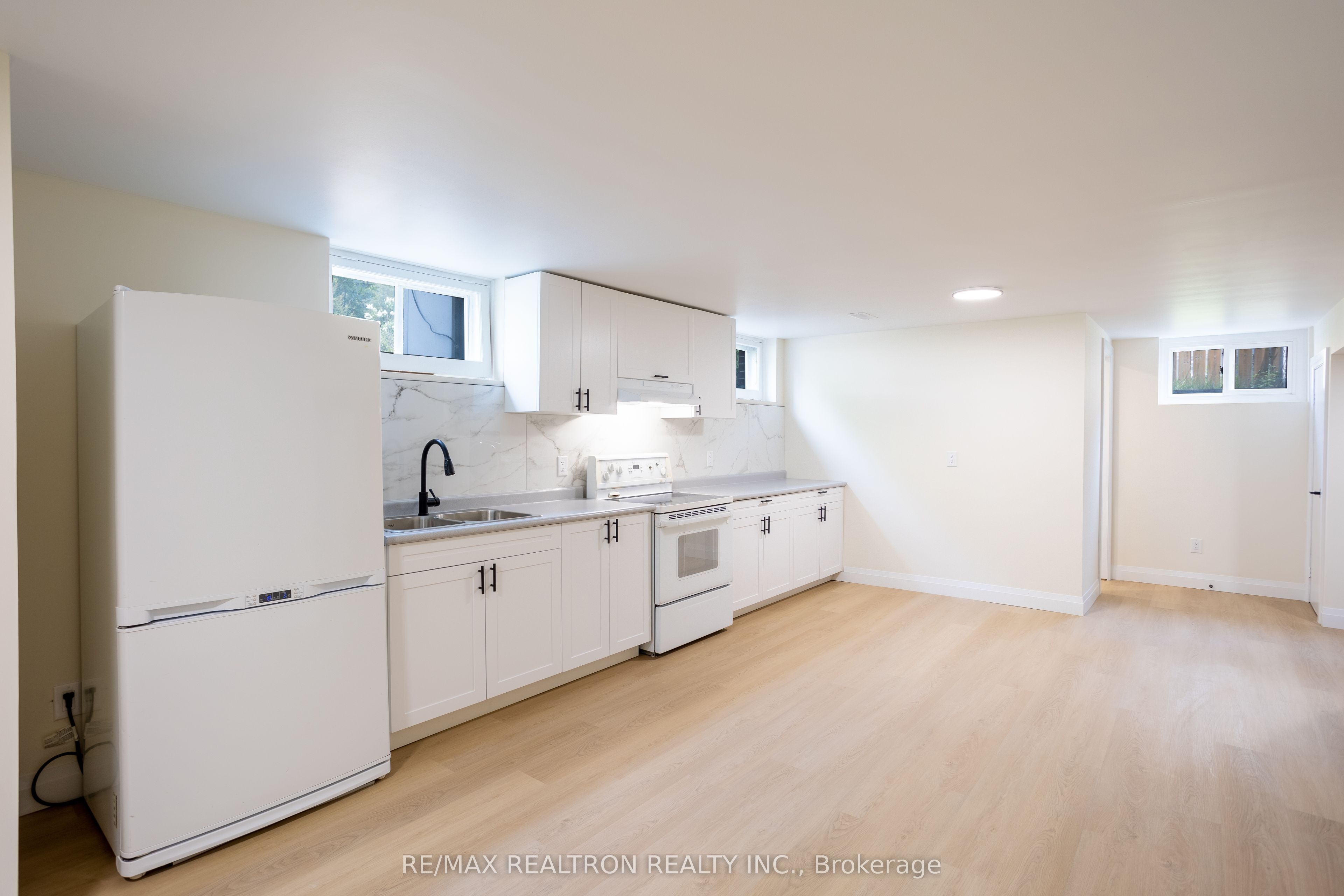 322 Shanty Bay Road Bsmt, Oro-Medonte, ON L4M 1E7 photo 3