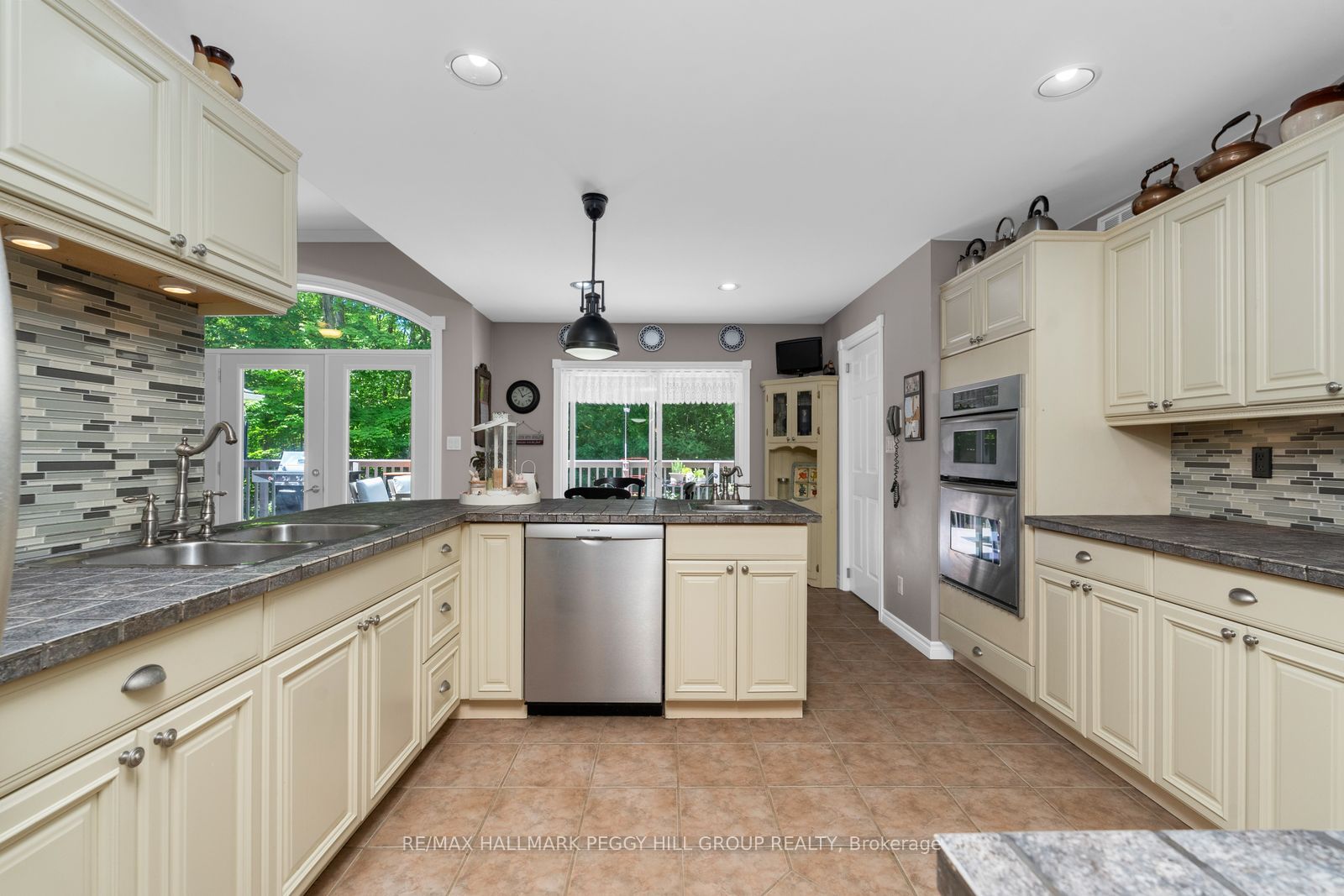 22 O'Donnell Court, Penetanguishene, ON L9M 2A6 photo 4
