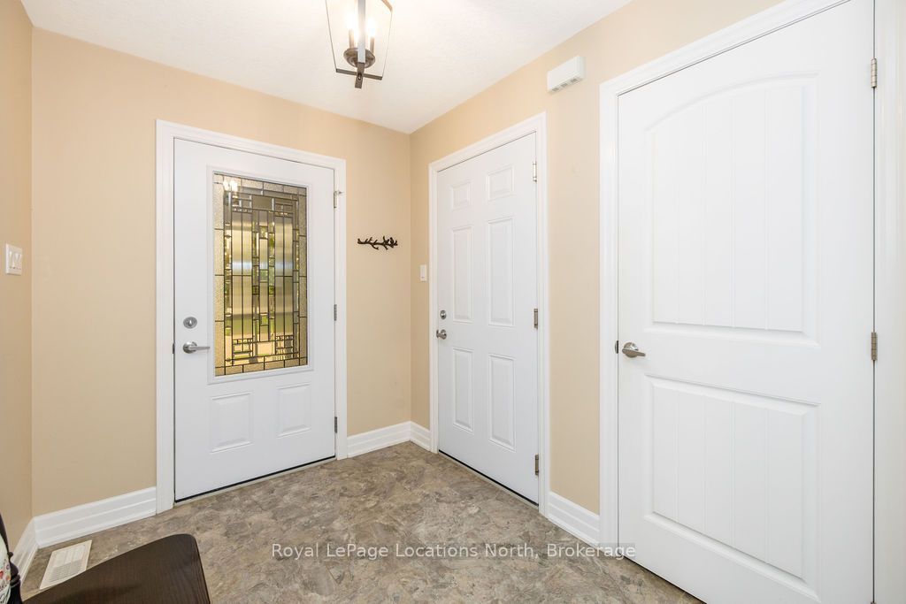 6 Tennessee Avenue, Wasaga Beach, ON L9Z 3A8 photo 4