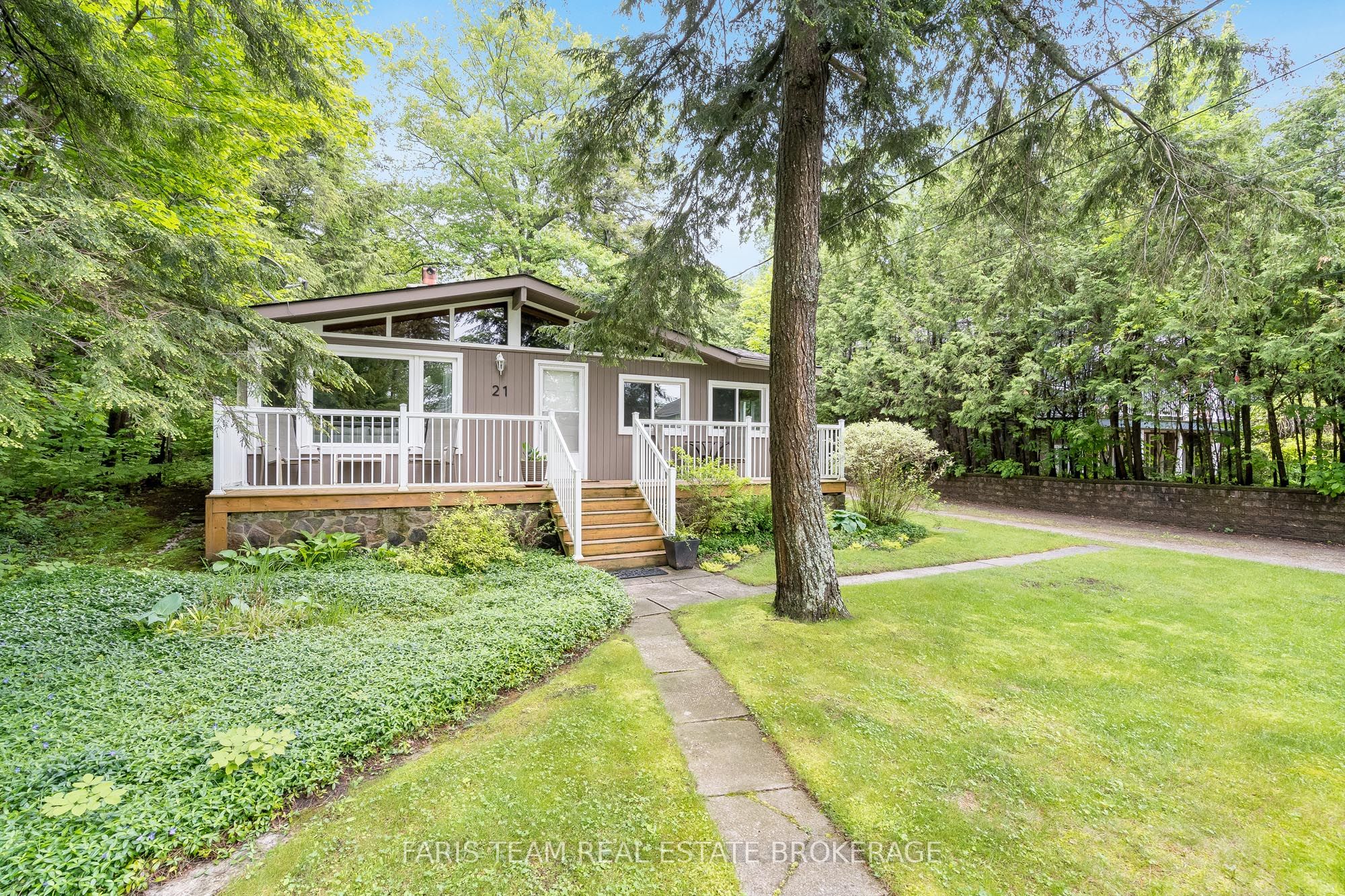 21 East Beach Road, Tiny, ON L9M 0M6 photo 2