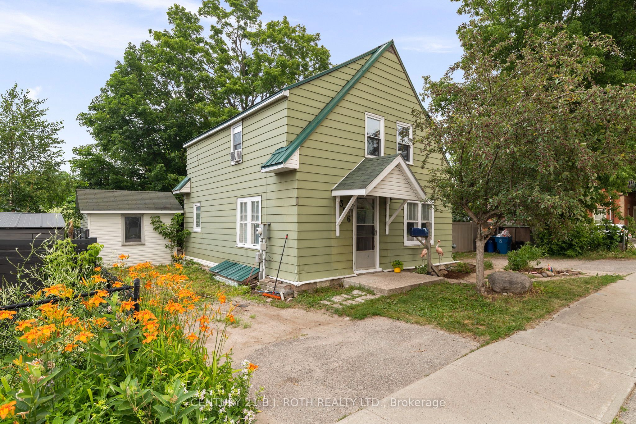 356 West Street N, Orillia, ON L3V 5E4 photo 2