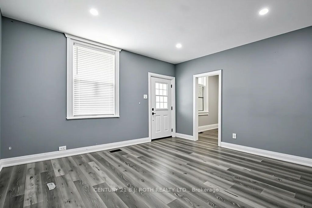 44 Sanford Street, Barrie, ON L4N 3C4 photo 3