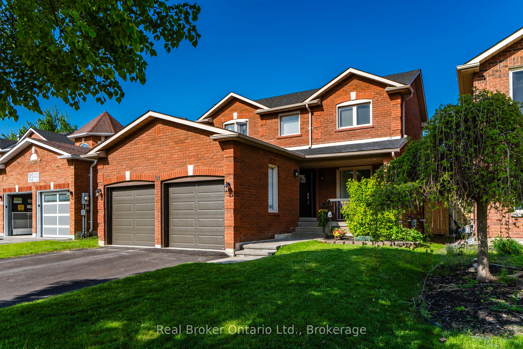 94 Golden Meadow Road, Barrie, ON L4N 7G4