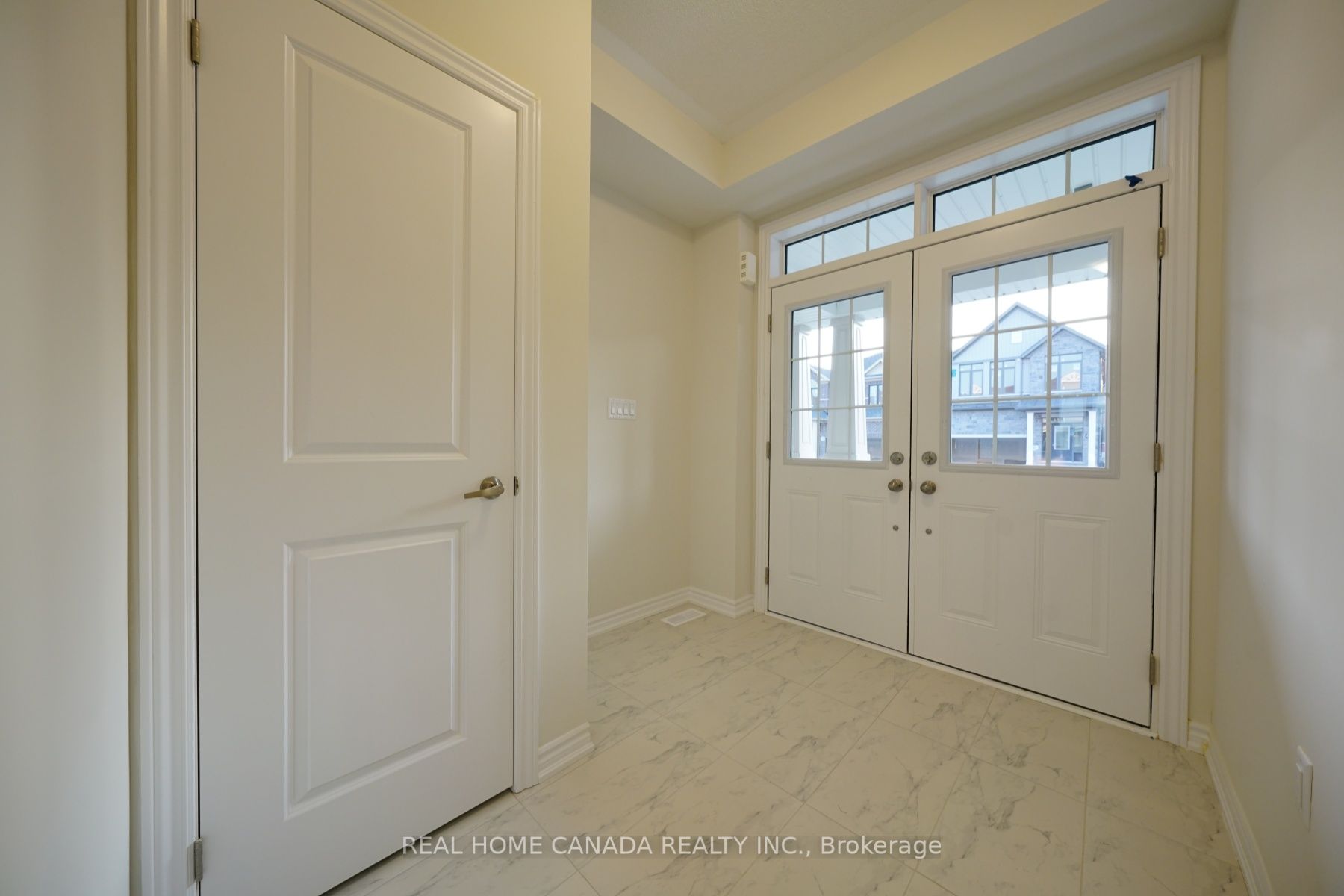 24 Durham Avenue, Barrie, ON L9S 2Z8 photo 3