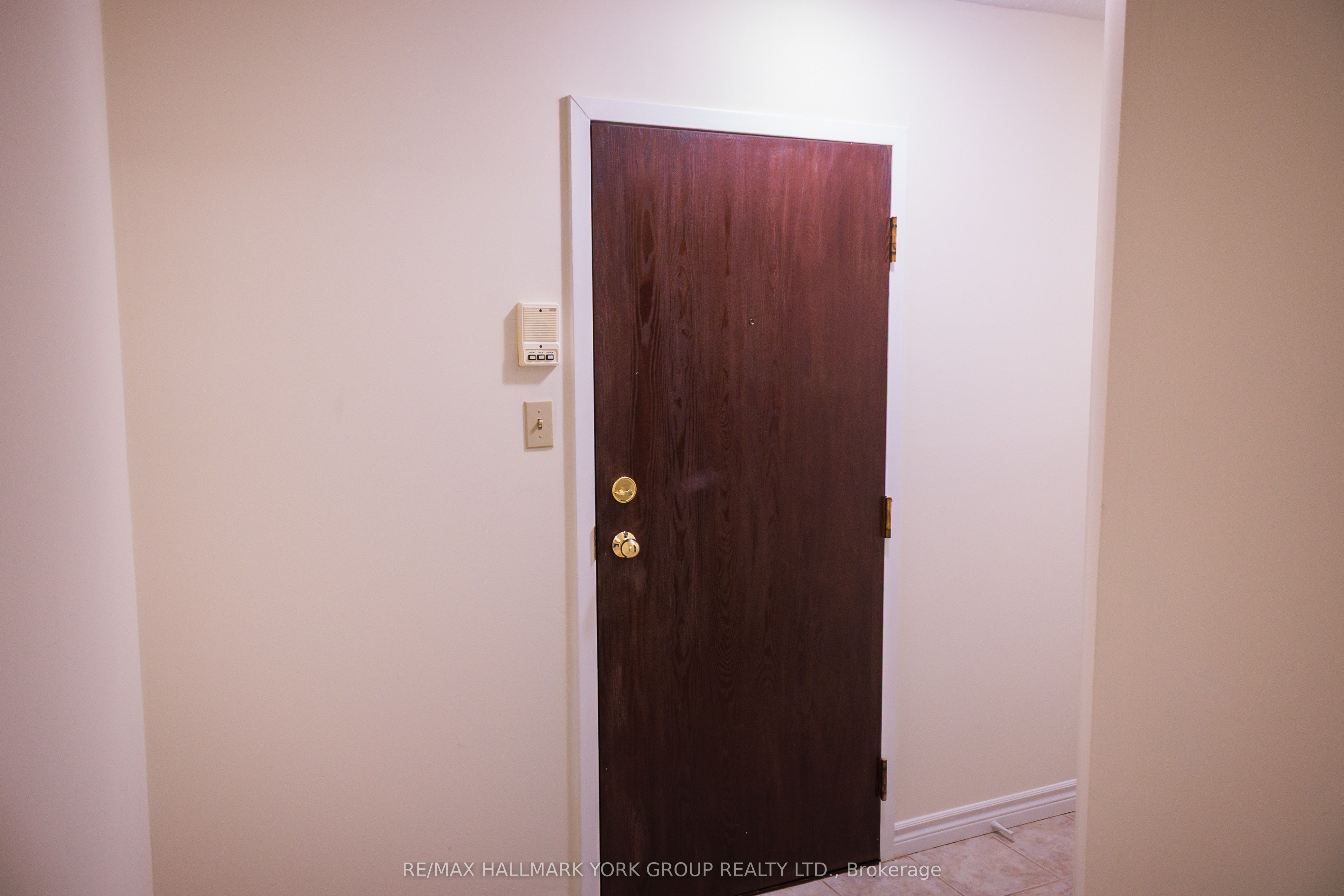 141 Edgehill Drive L5, Barrie, ON L4N 1L9 photo 2