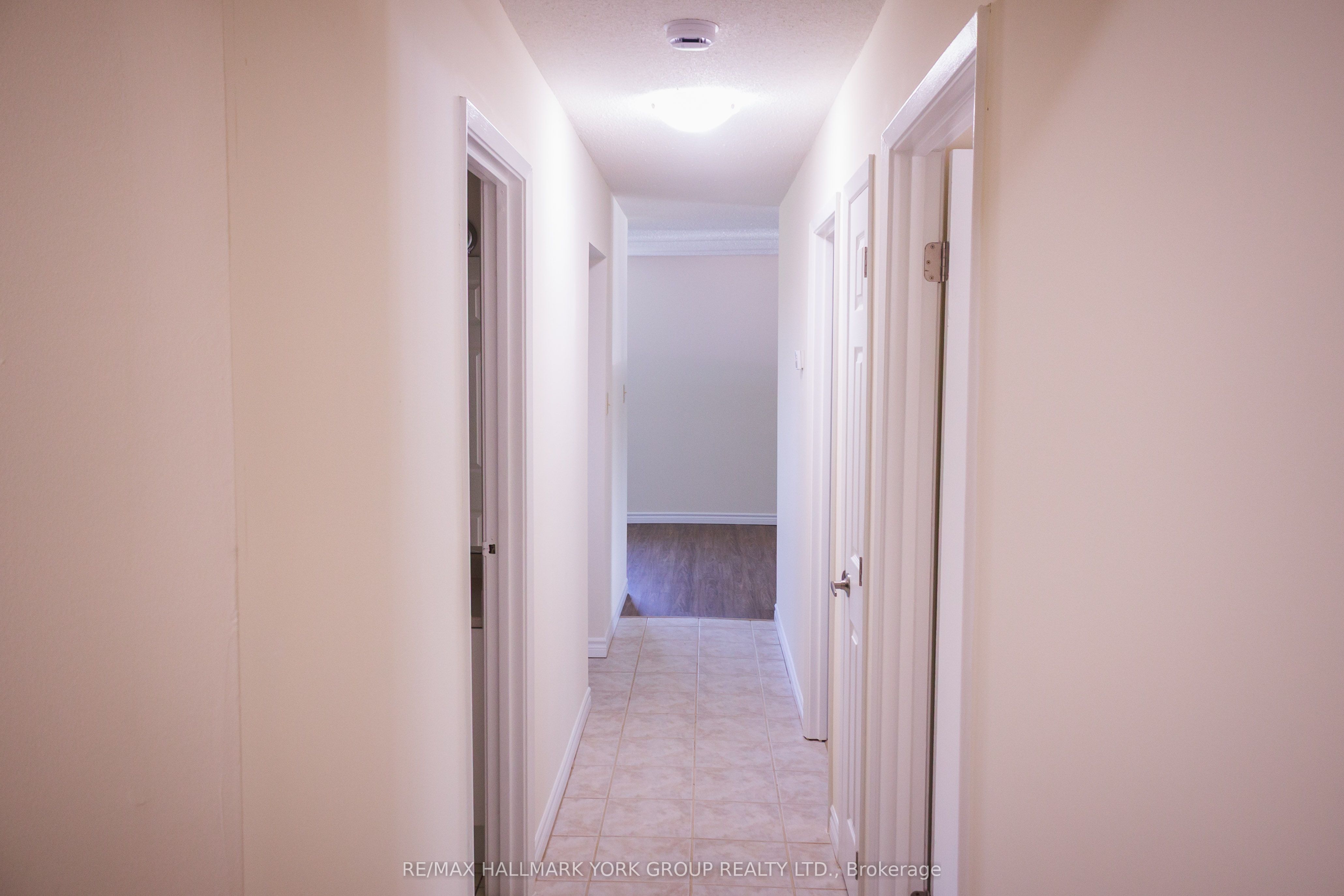 141 Edgehill Drive L5, Barrie, ON L4N 1L9 photo 3