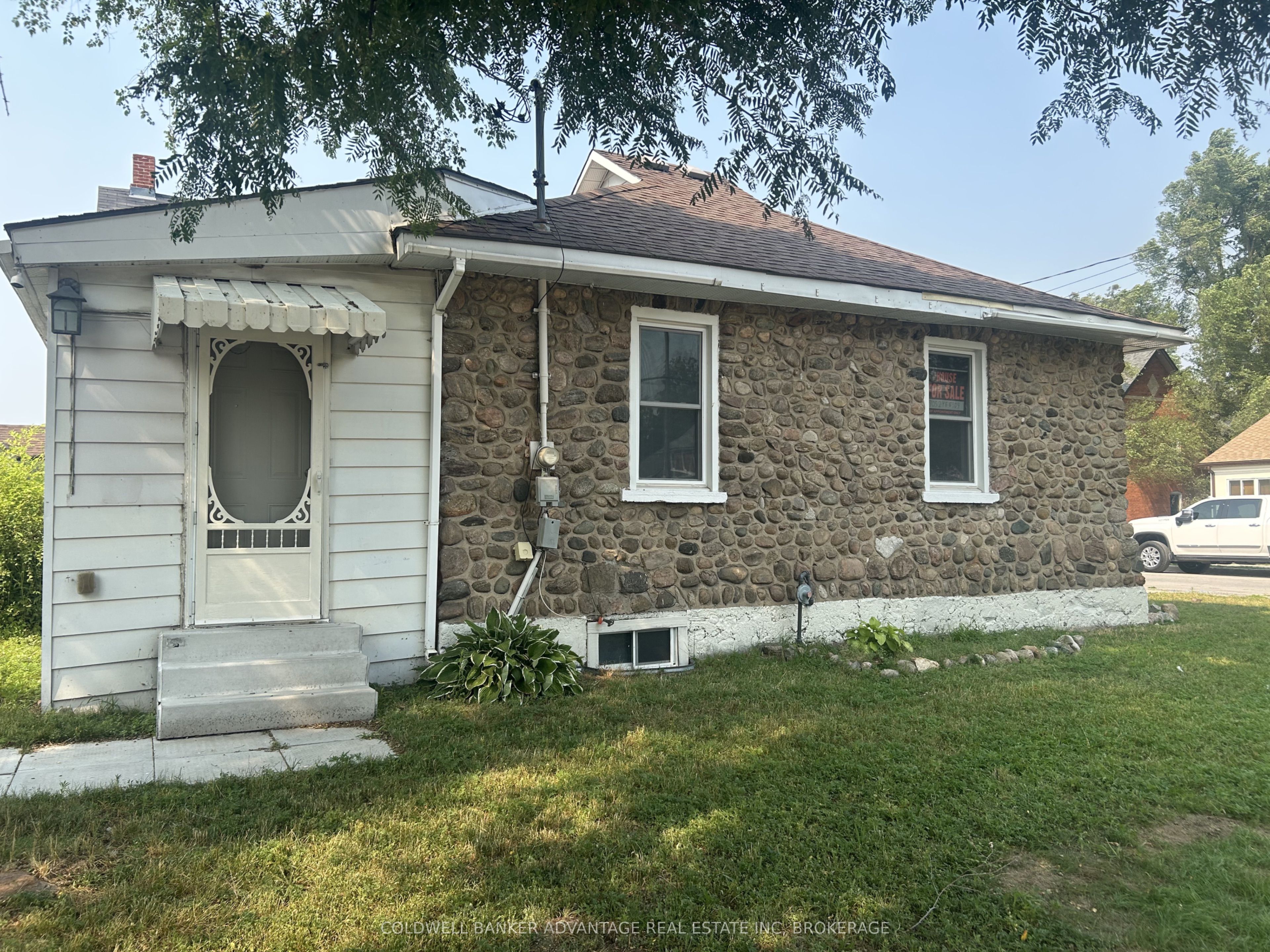 36 Sanford Street, Barrie, ON L4N 3C2 photo 3