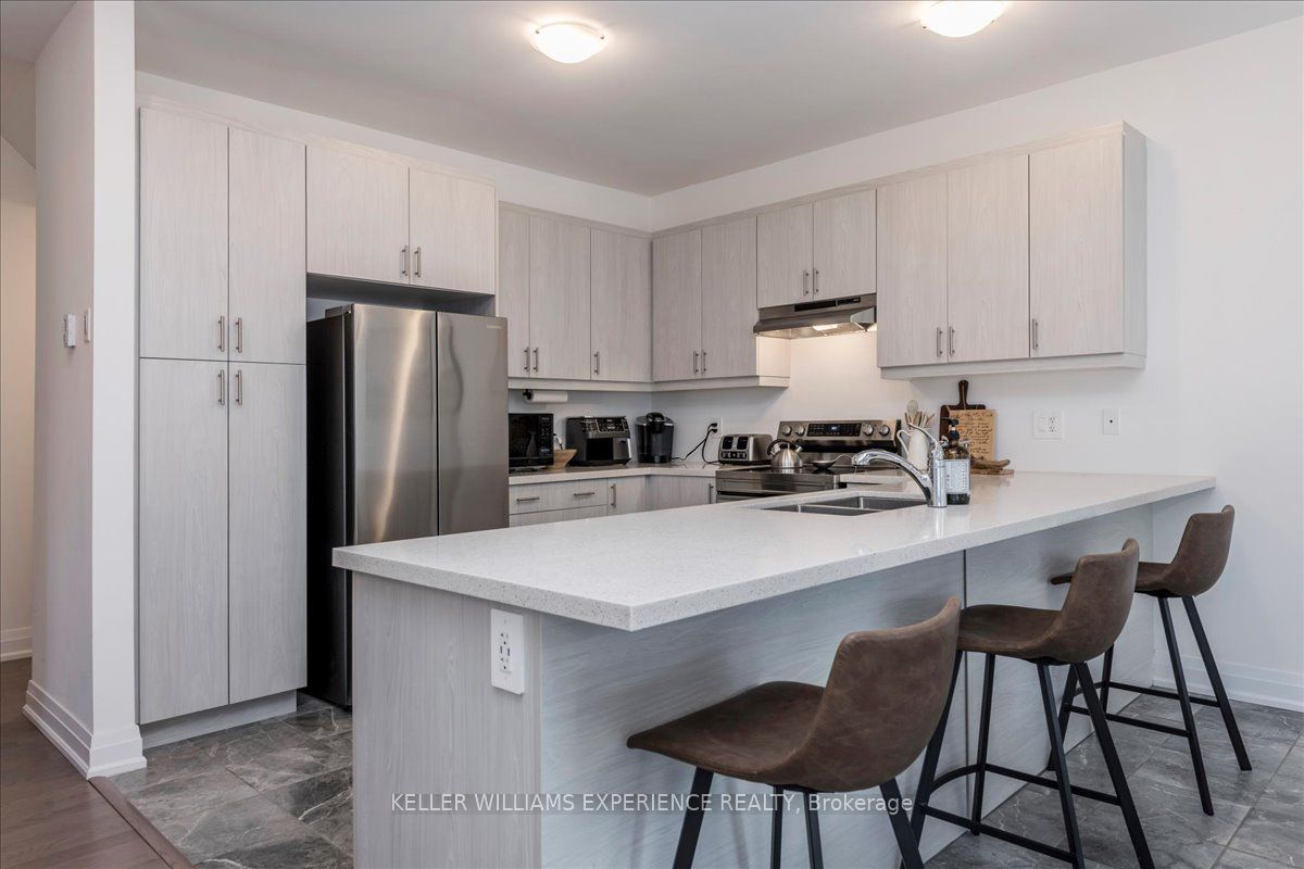 77 Alaskan Heights, Barrie, ON L9J 0H9 photo 5