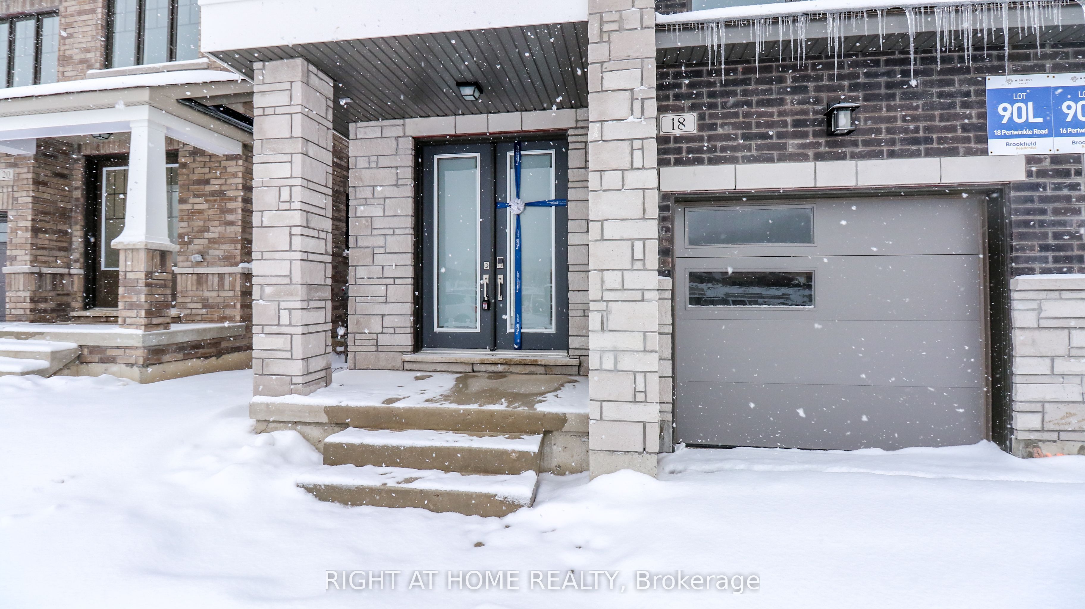 18 Periwinkle Road, Springwater, ON L9X 2E2 photo 2
