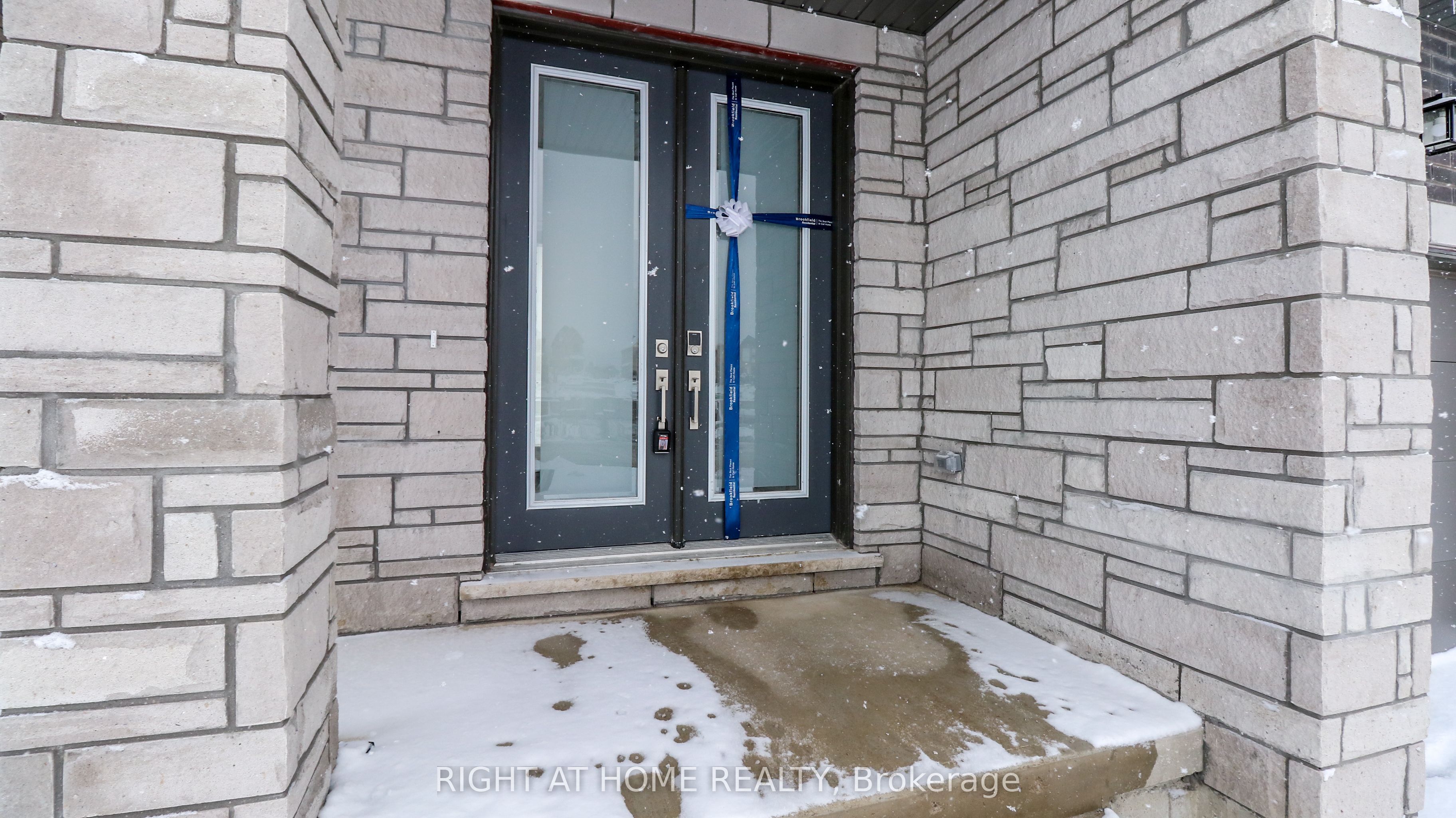 18 Periwinkle Road, Springwater, ON L9X 2E2 photo 3