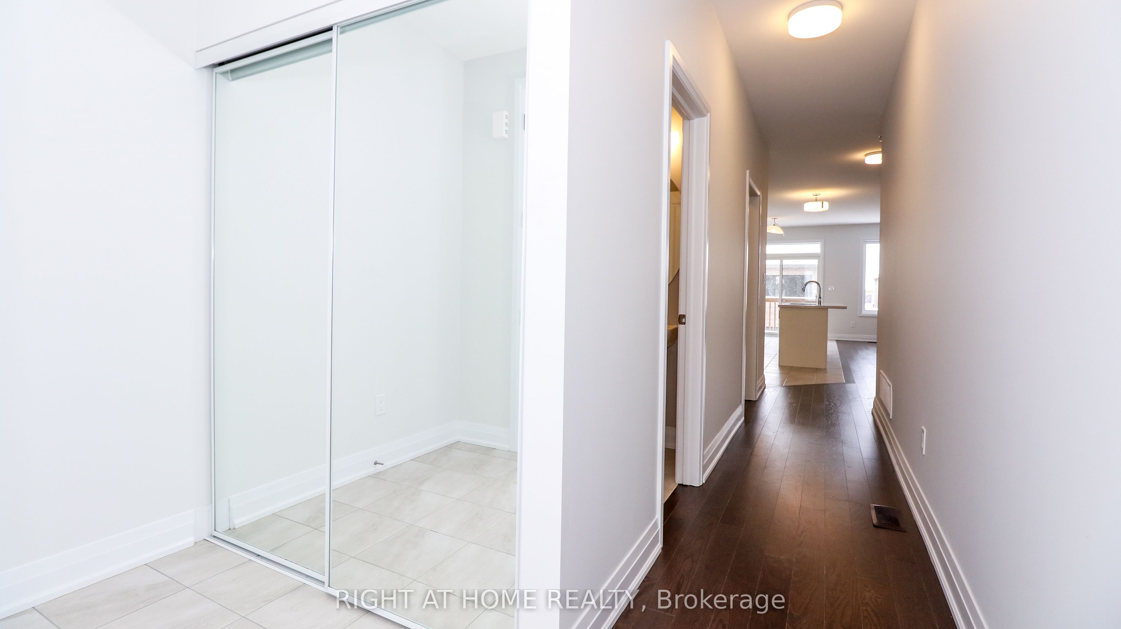18 Periwinkle Road, Springwater, ON L9X 2E2 photo 5