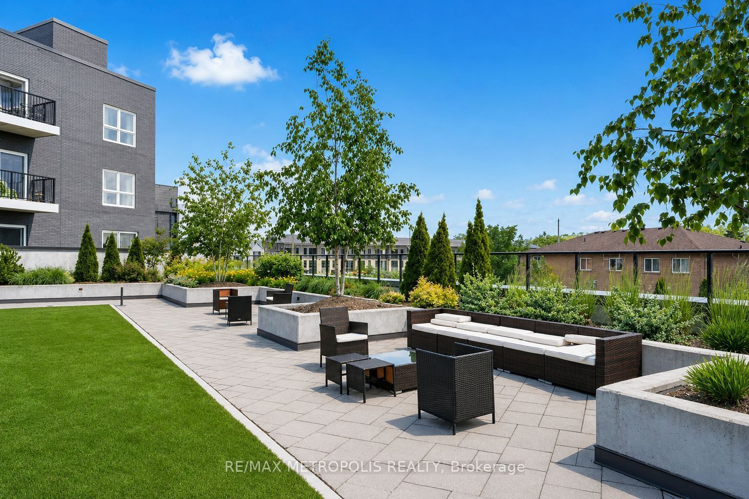 430 Essa Road 422, Barrie, ON L9J 0M1 photo 3